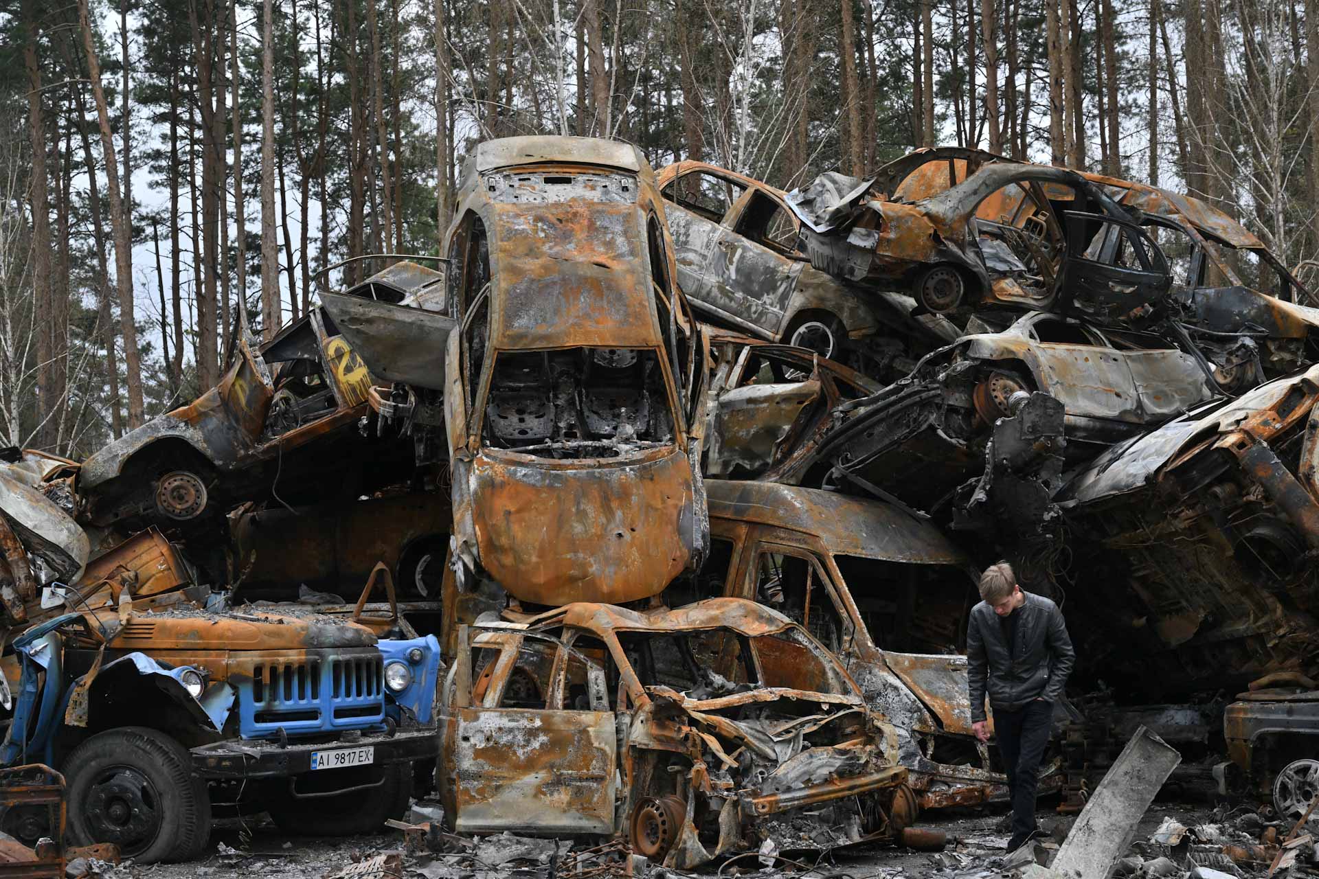 Image for the title: Russia tycoon denounces Kremlin's 'massacre' in Ukraine 