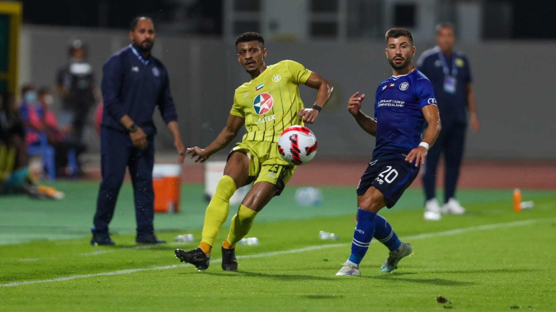 صورة بعنوان: دوري أدنوك: التعادل الإيجابي يحسم لقاء اتحاد كلباء والنصر 