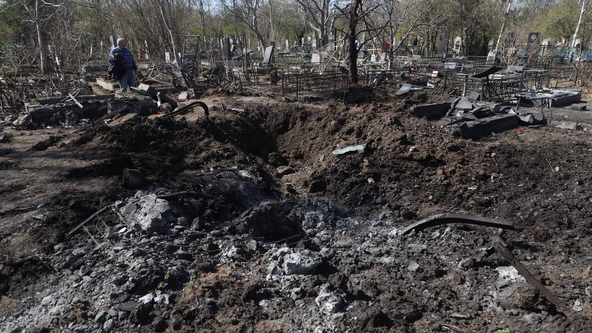Image for the title: Blaze at Russian fuel depot near Ukraine border 