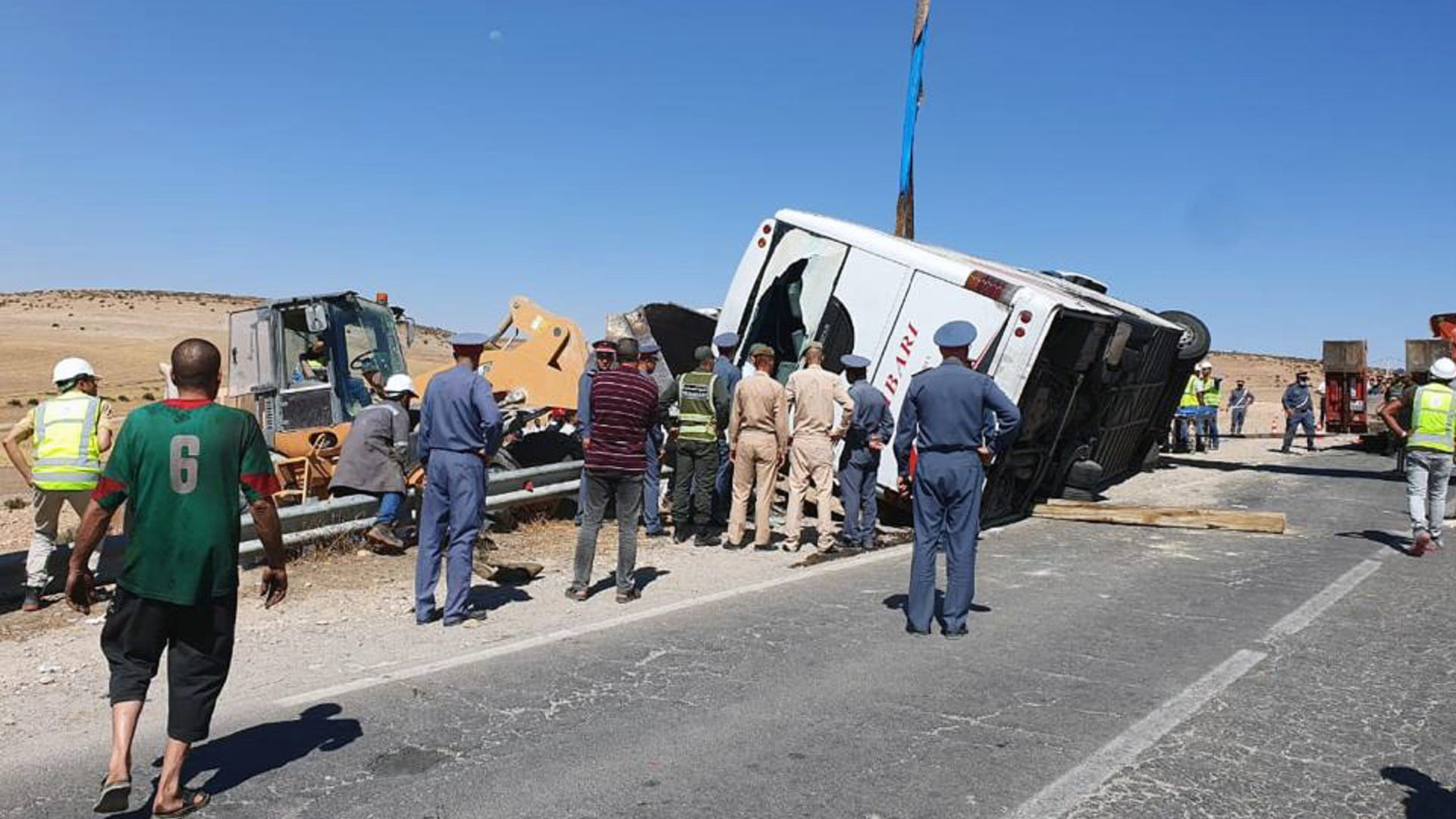 صورة بعنوان: وفاة 23 وإصابة 36 بجروح في انقلاب حافلة بالمغرب 