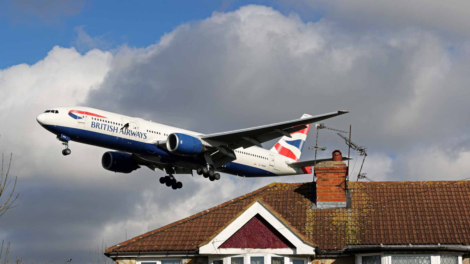 Image for the title: BA reduces Heathrow flights through winter 