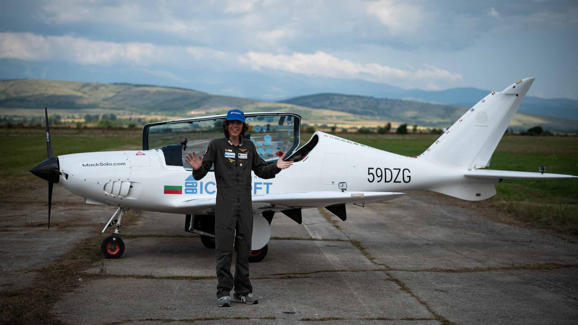 Image for the title: British-Belgian teen becomes youngest round-the-world solo flier 