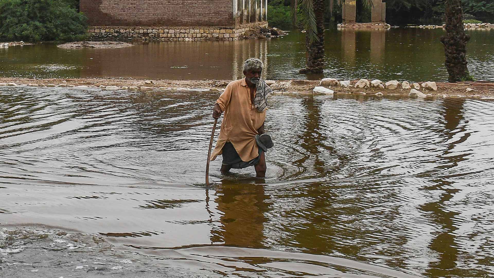 Image for the title: Pakistan floods have affected over 30 million people 