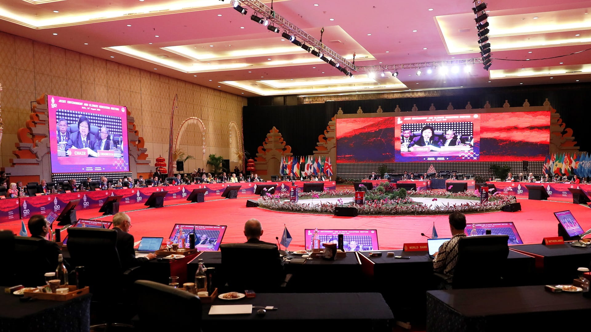 Image for the title: G20 climate talks in Indonesia end without joint communique 