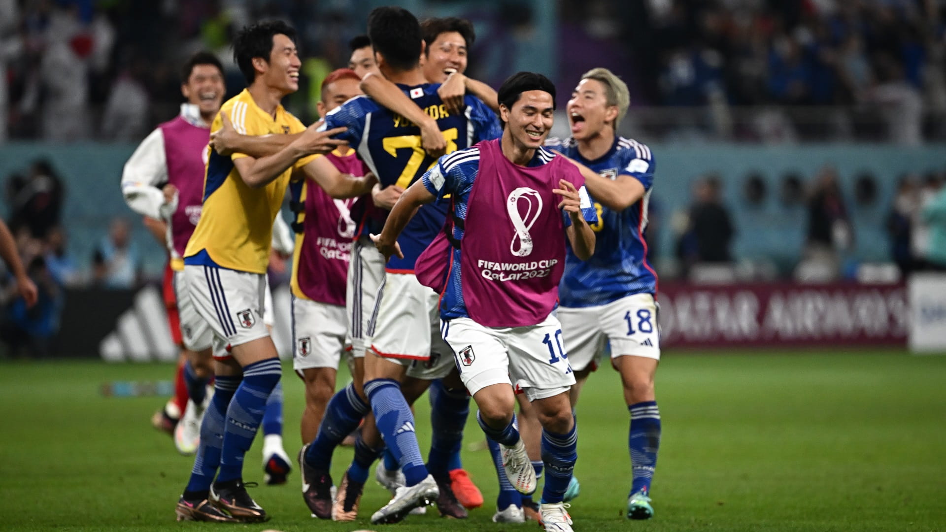 صورة بعنوان: اليابان تتغلب على إسبانيا وتتأهلان معاً لثمن نهائي كأس العالم 