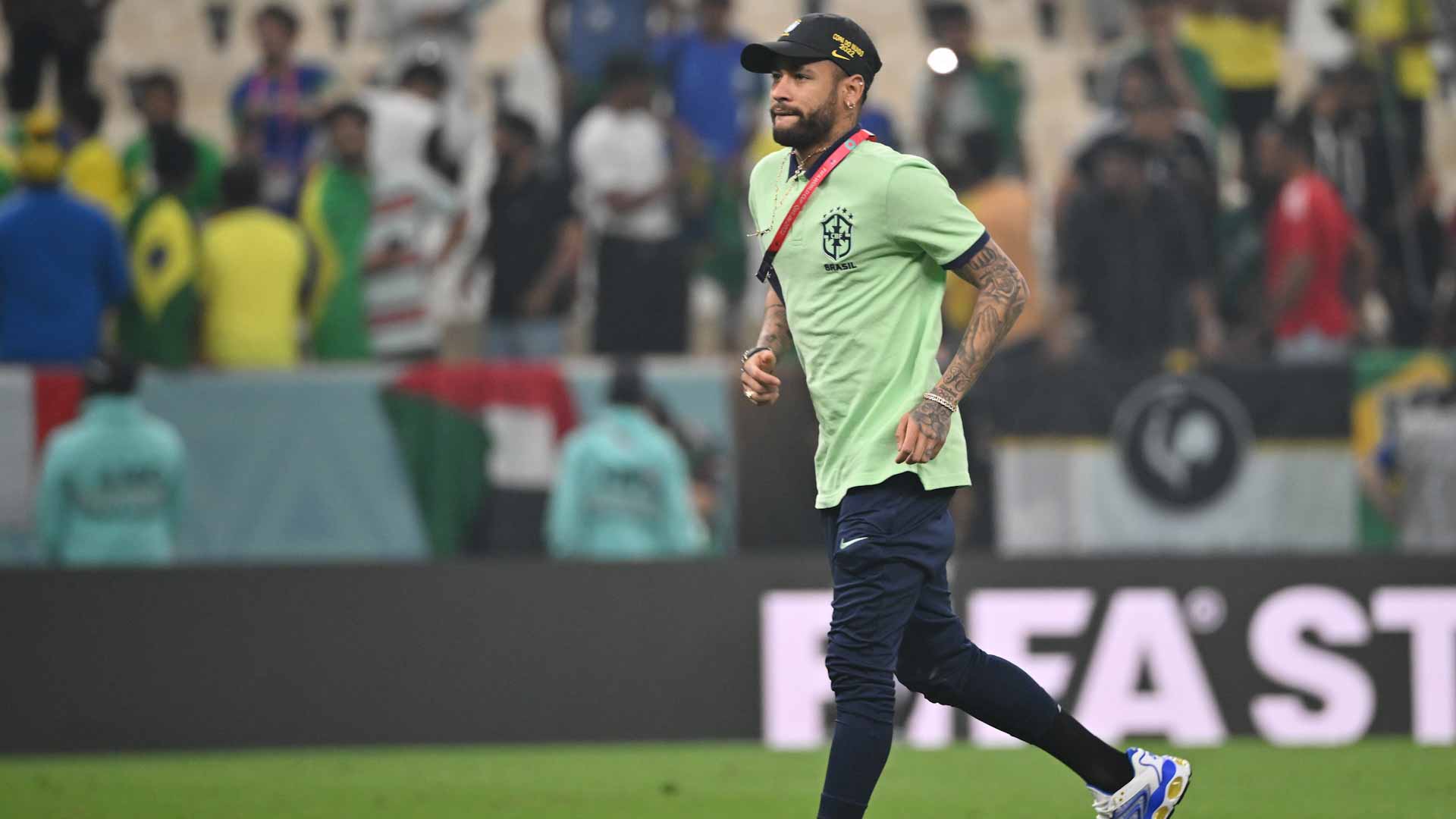 Image for the title: Brazil to take late fitness call on Neymar, says team doctor 