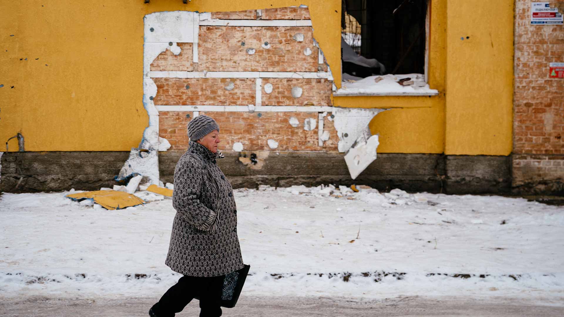 Image for the title: More than 500 Ukrainian localities without power 