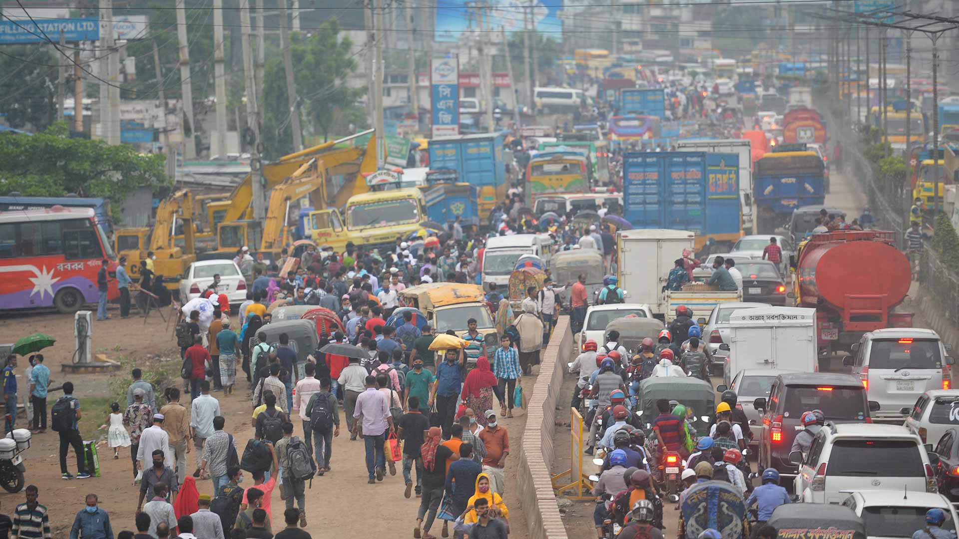 Image for the title: Air pollution hurts Bangladesh GDP as well as health 