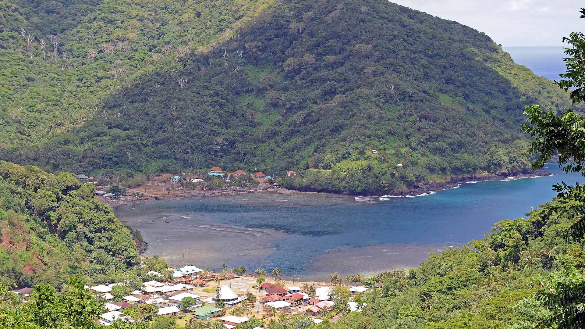 Image for the title: American Samoa tsunami warning lifted after 6.7 quake 