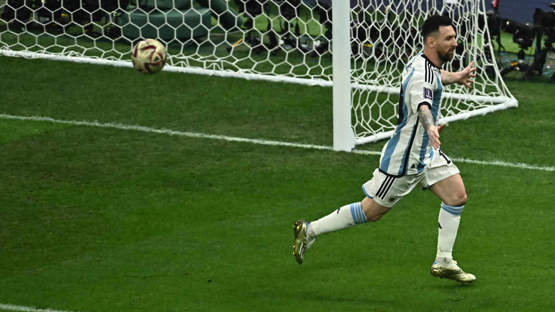 صورة بعنوان: ميسي يقترب من تجديد عقده مع سان جيرمان 