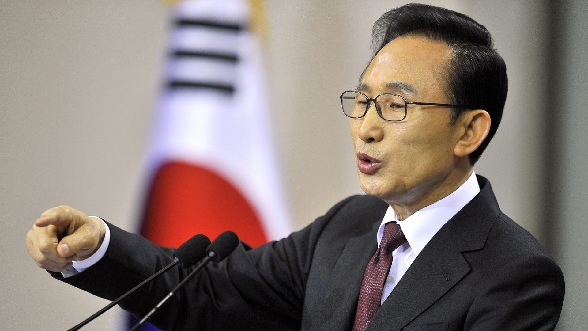 Image for the title: South Korea pardons jailed ex-president Lee 