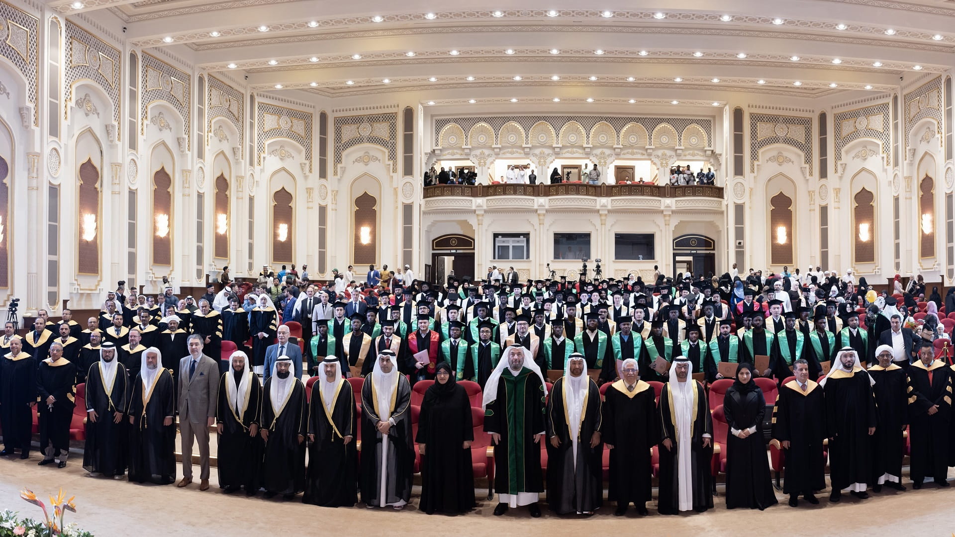 صورة بعنوان: الجامعة القاسمية تحتفل بتخريج 124 طالباً وطالبة يمثلون 34 جنسية 