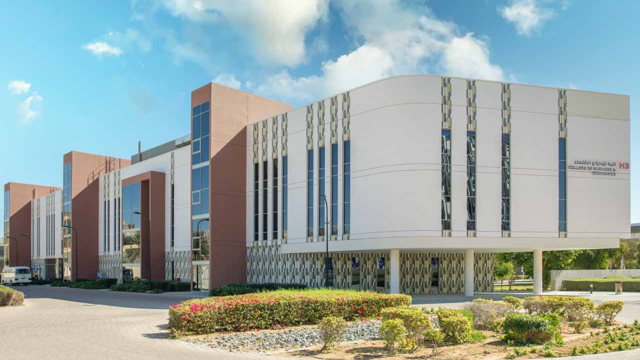 Image for the title: CBE’s UAEU offers a new Master’s program in "Business Analytics" 