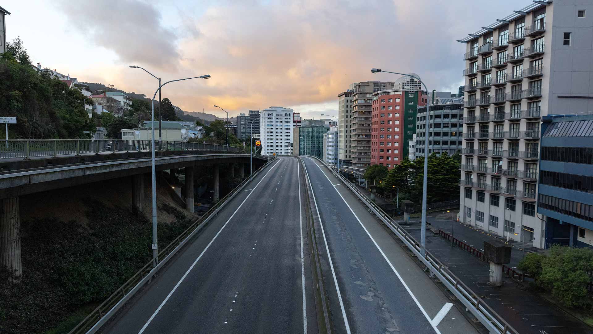 Image for the title: New Zealand delays full reopening until October 