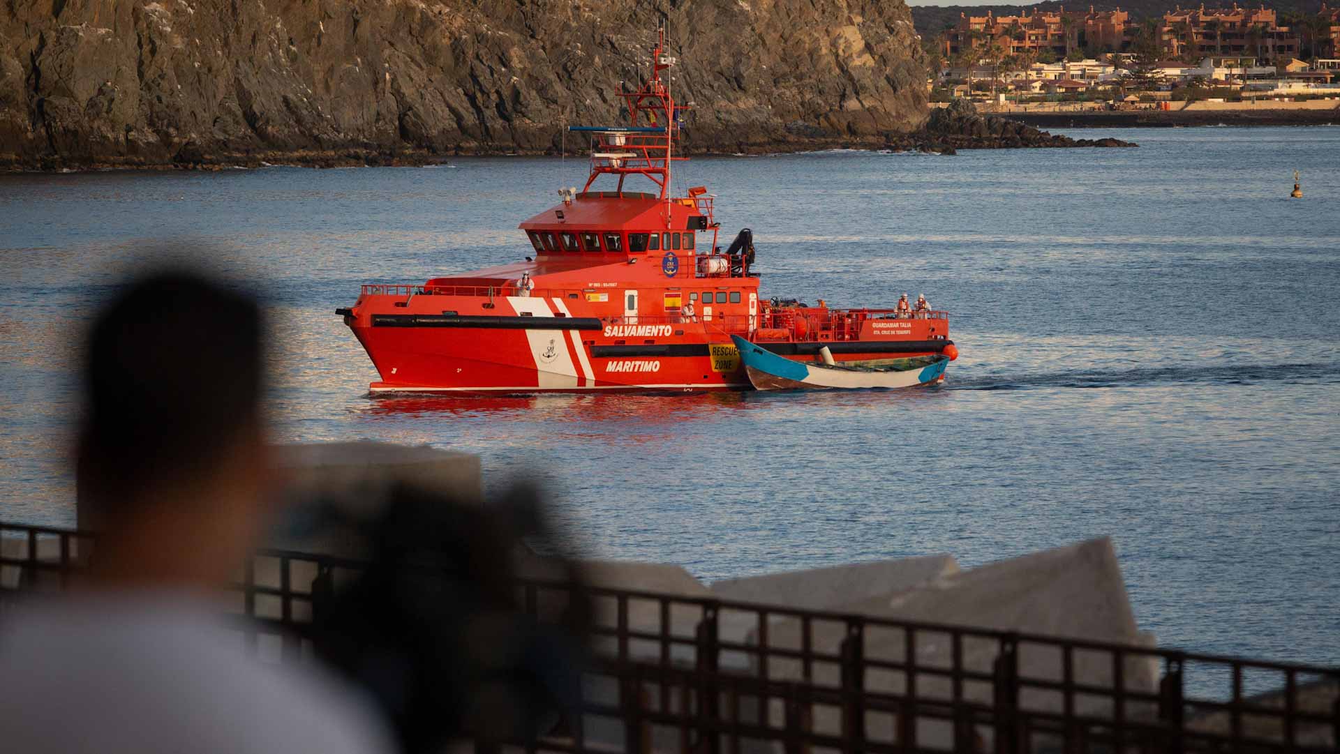 Image for the title: One dead, 16 migrants missing off Spain's Canary islands 