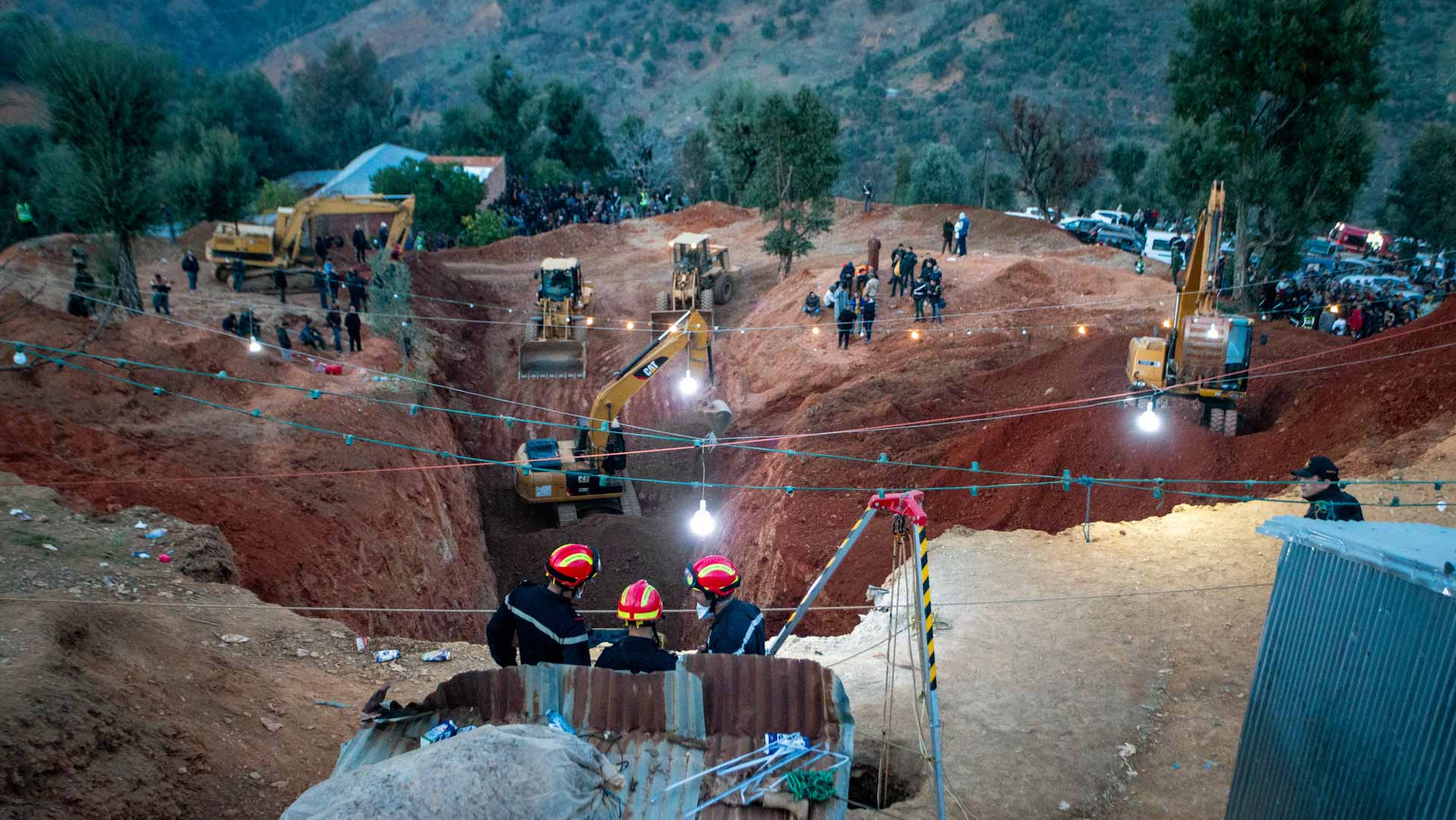 Image for the title: Morocco rescuers close in on boy trapped for days in well 