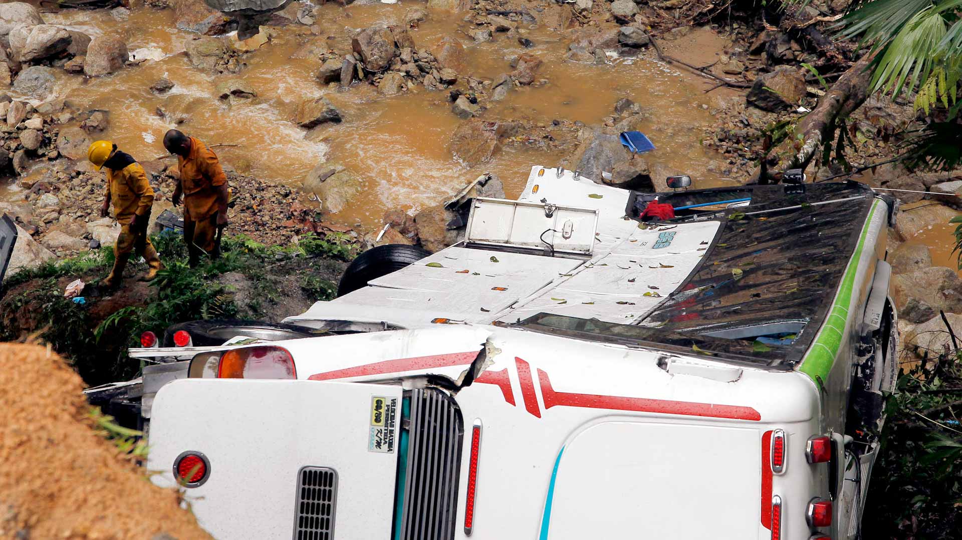 Image for the title: Accident kills 18 in northeast Nigeria 