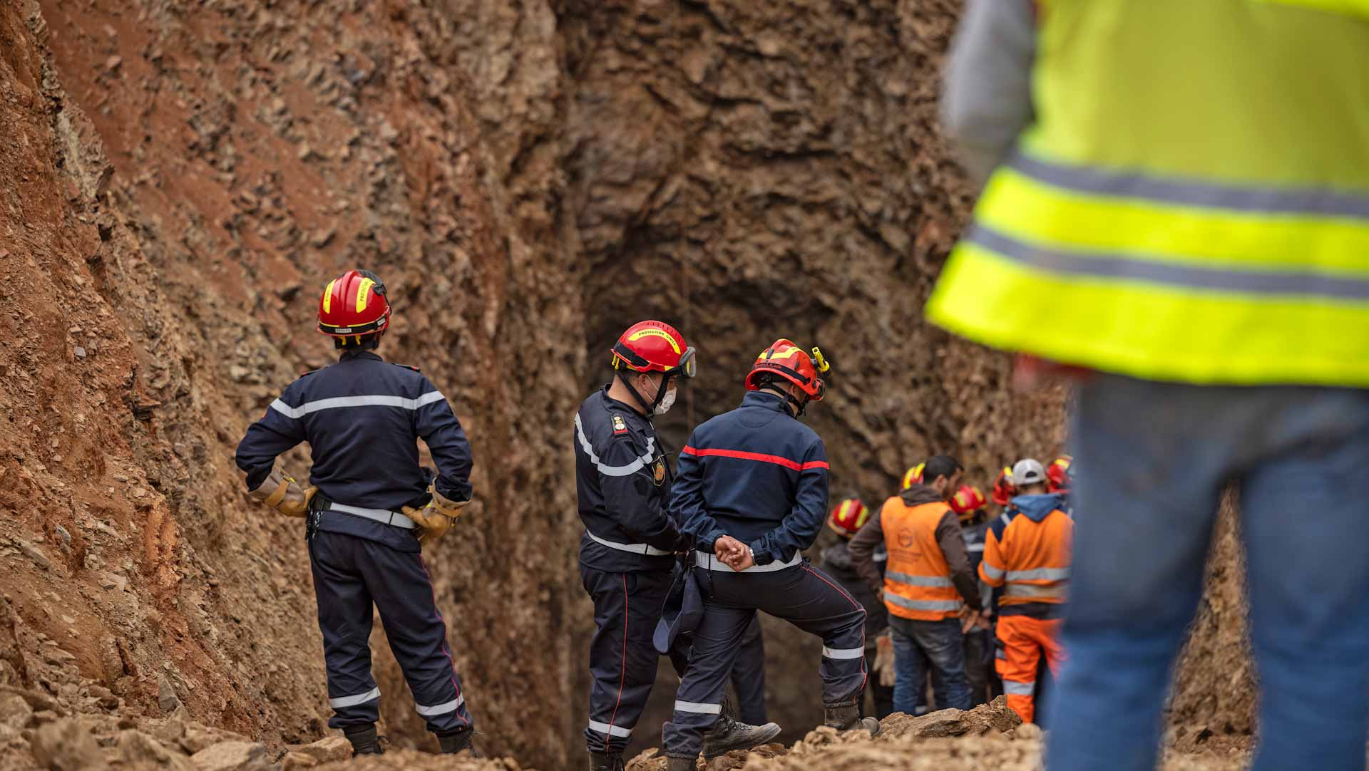 Image for the title: Increasing urgency over fate of Moroccan boy stuck days in well 