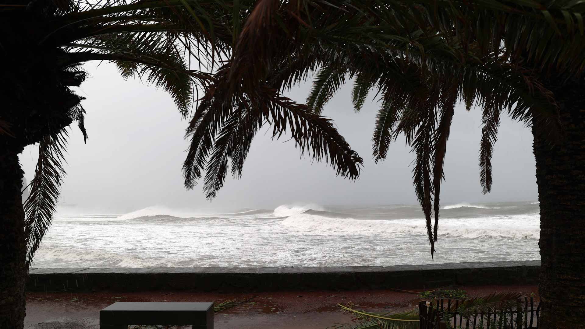 Image for the title: Cyclone Batsirai nears Madagascar, poses 'very serious threat' 