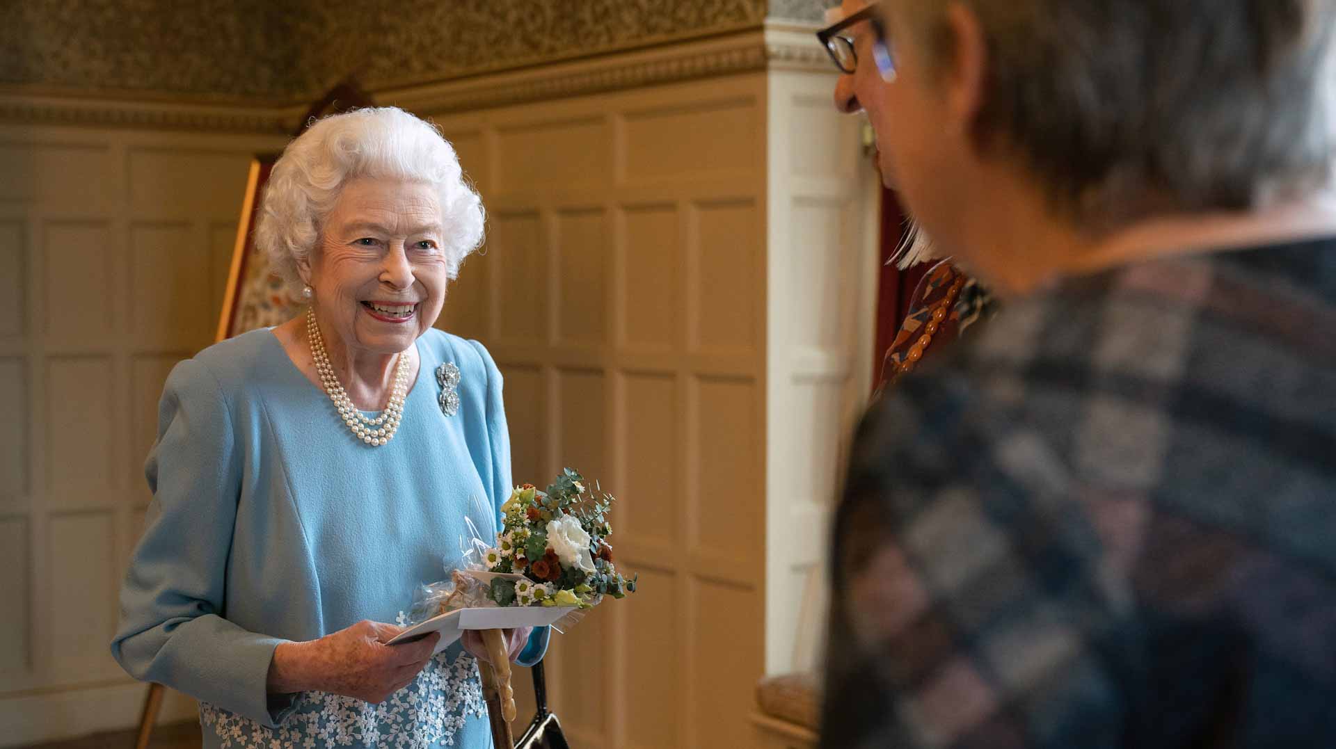 Image for the title: Queen Elizabeth II attends party on Jubilee eve 