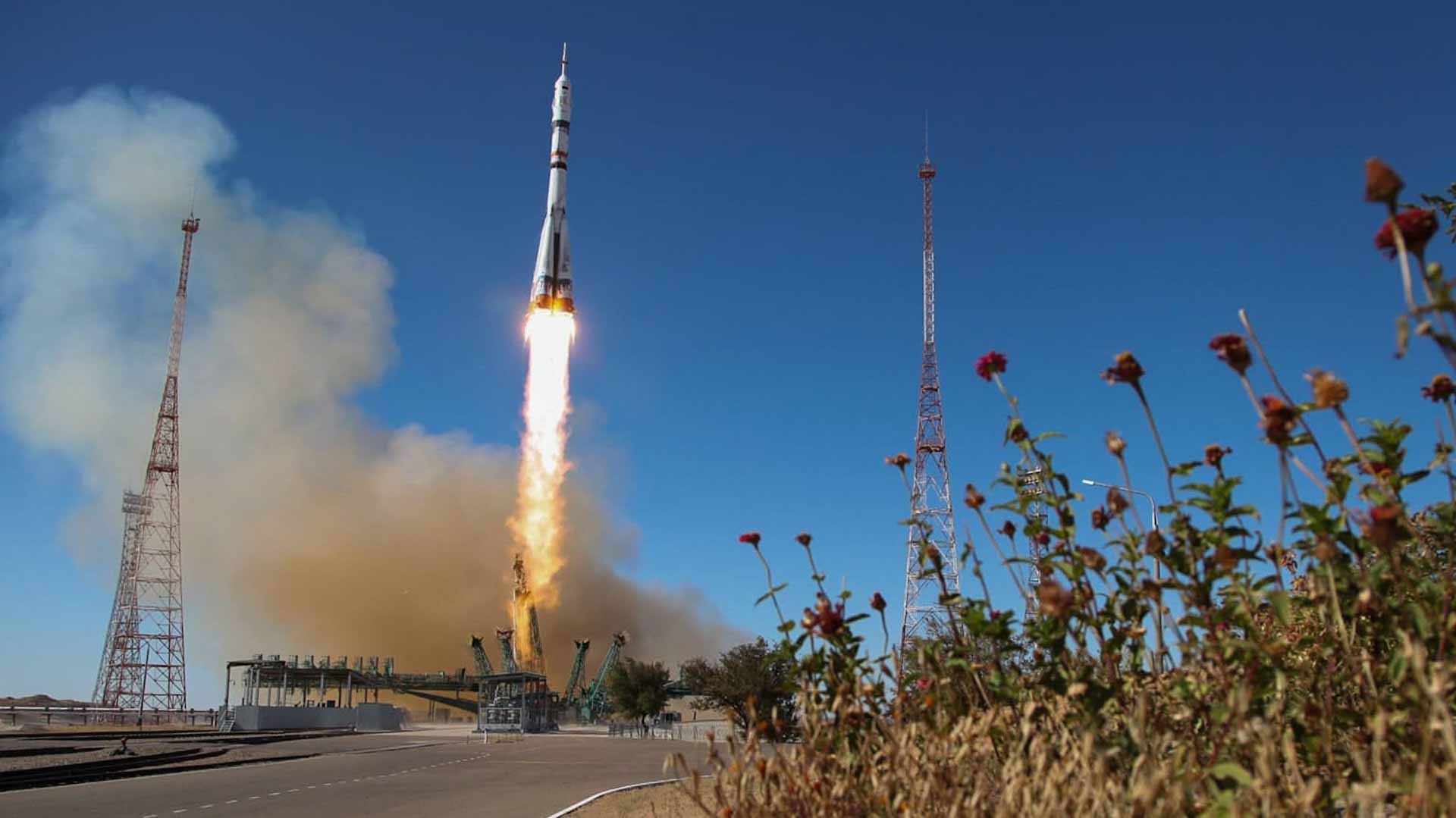 Image for the title: Russian Soyuz rocket launches 34 new UK satellites 