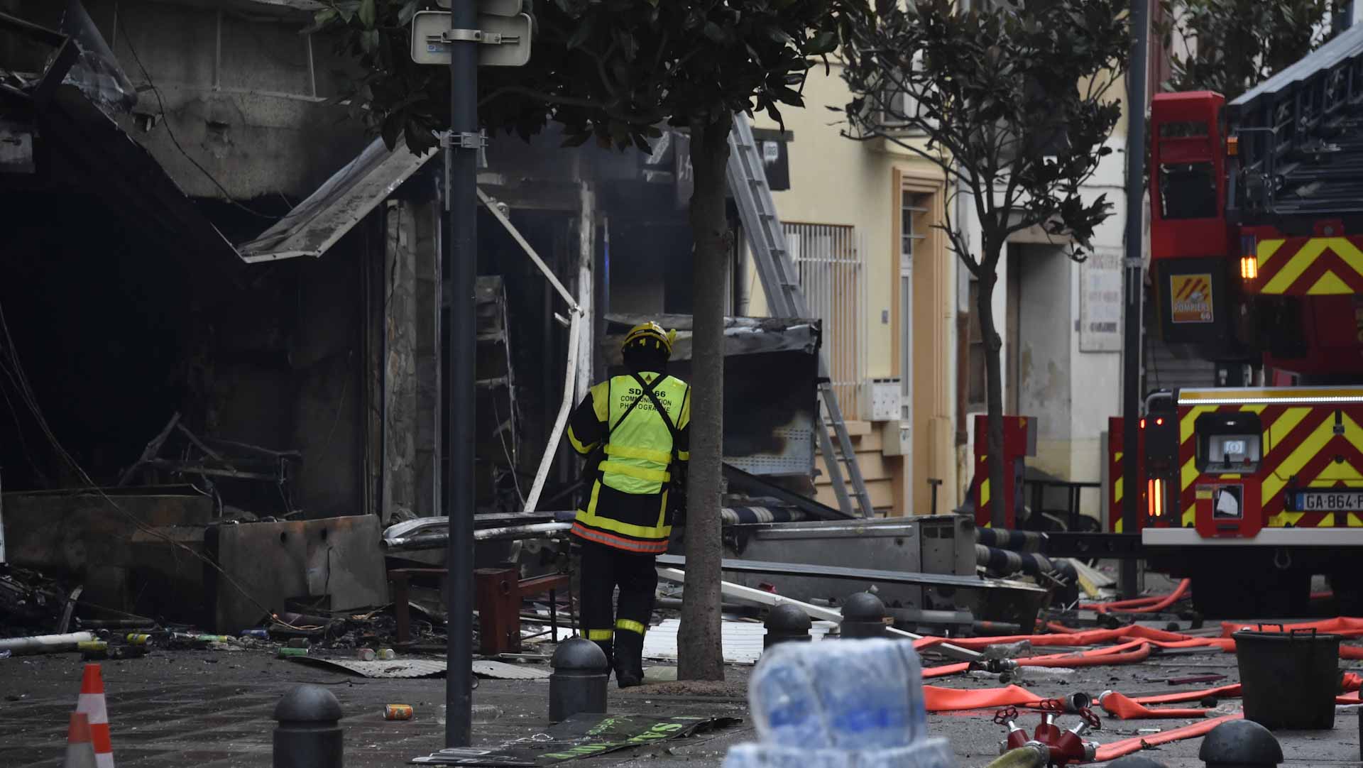 Image for the title: Seven killed by fire in southern France 