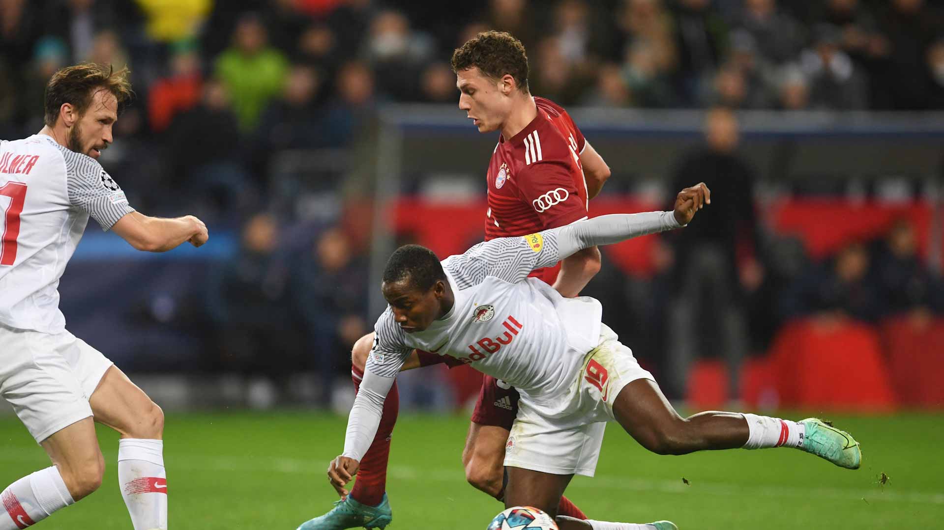 Image for the title: Coman rescues late draw for Bayern at Salzburg 