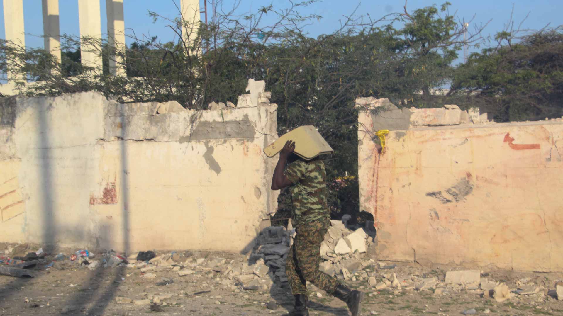 Image for the title: 10 killed in suspected suicide bombing in Somalia town 