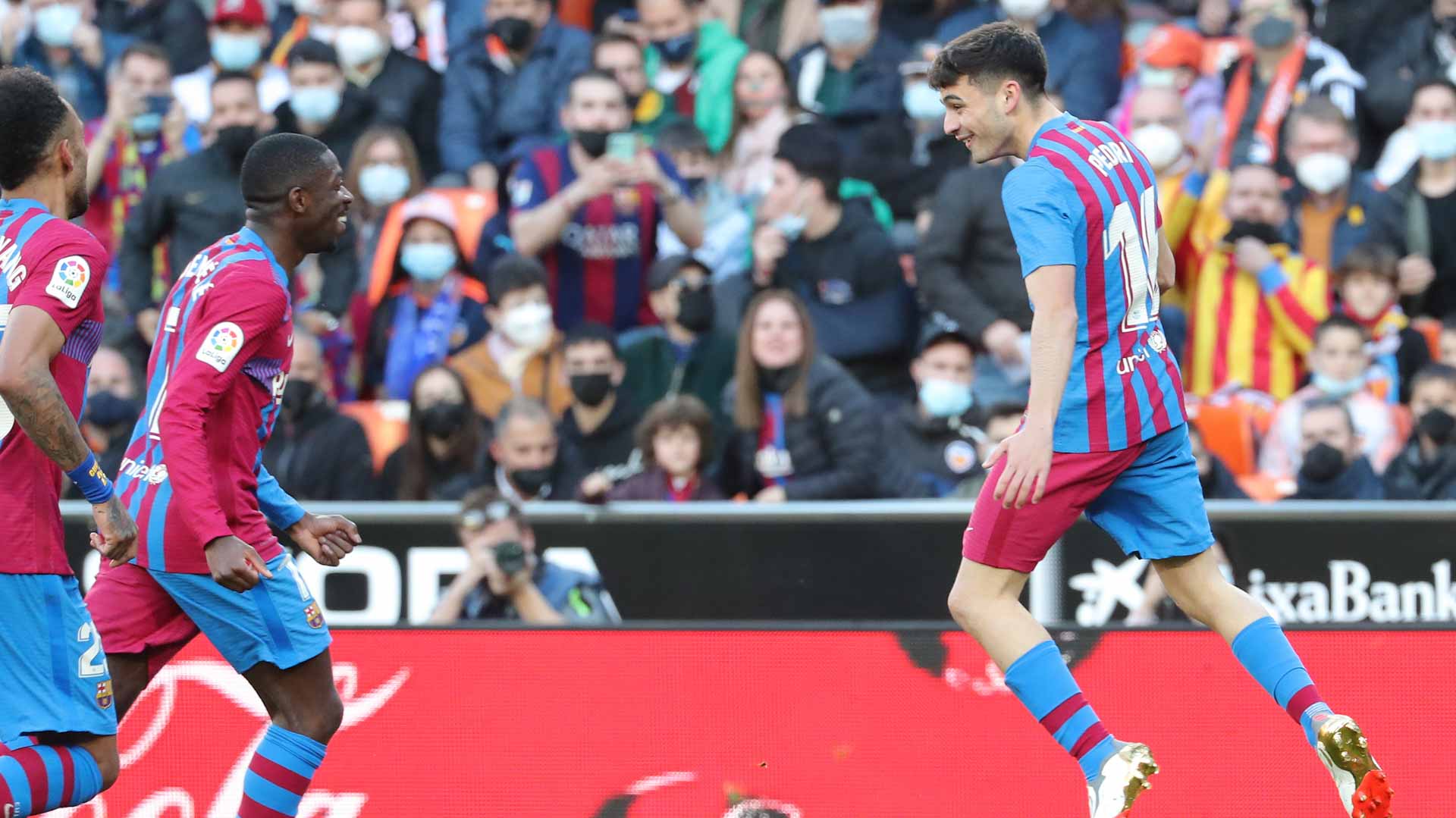 صورة بعنوان: برشلونة يمزق شباك فالنسيا في الدوري الاسباني لكرة القدم  