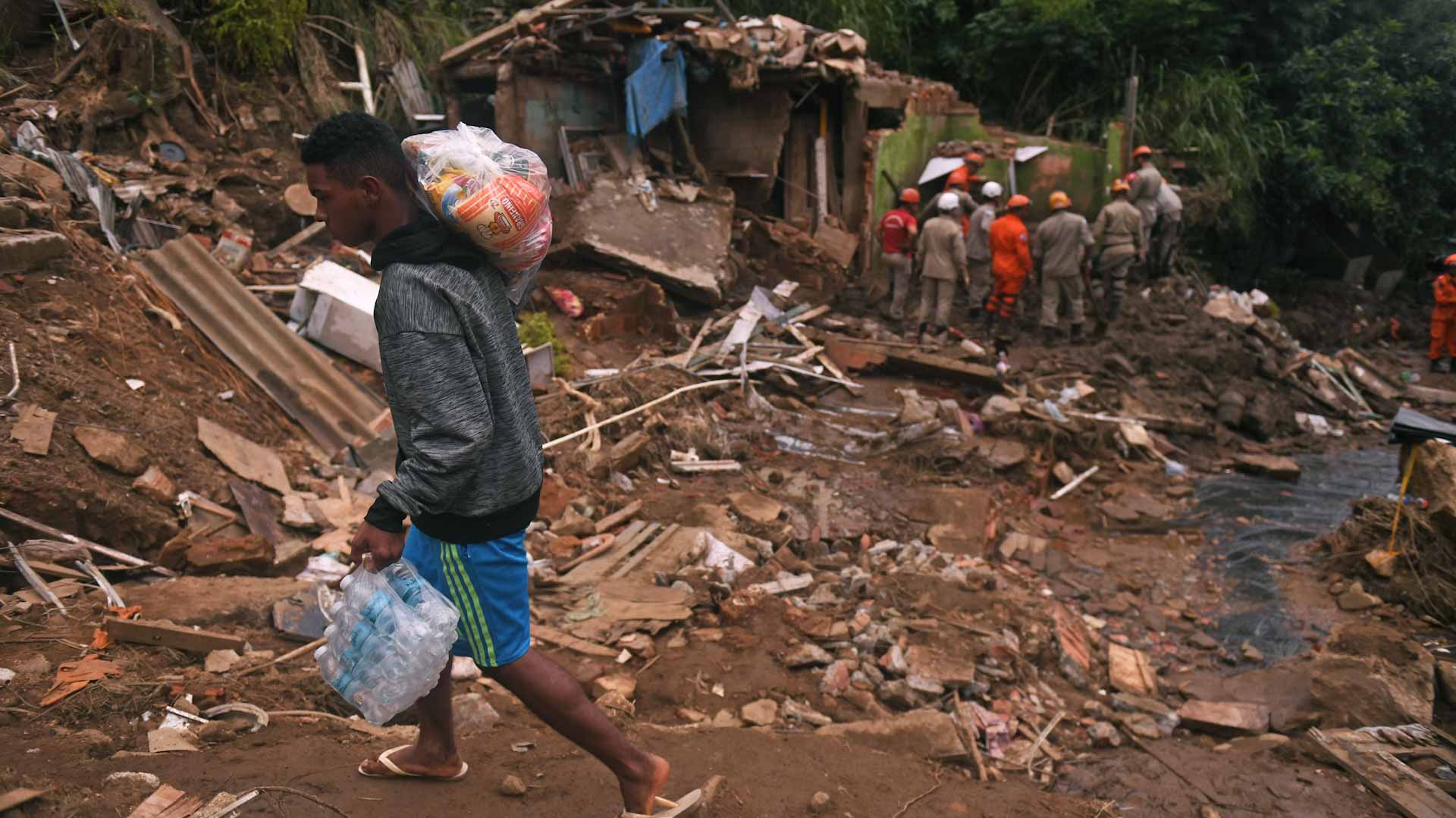 Image for the title: Brazil storm toll rises to 186 one week on 