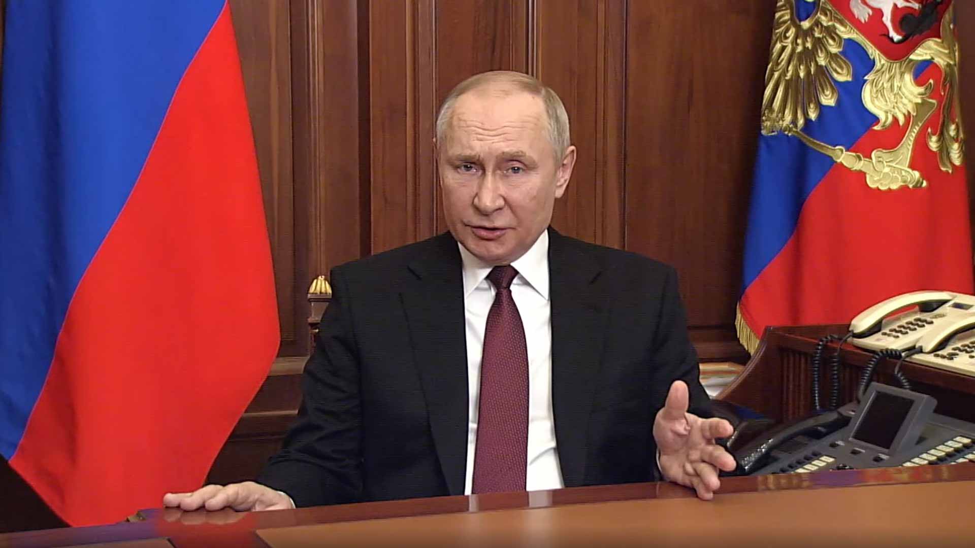 Image for the title: Putin tells Russian business people he had no choice over Ukraine