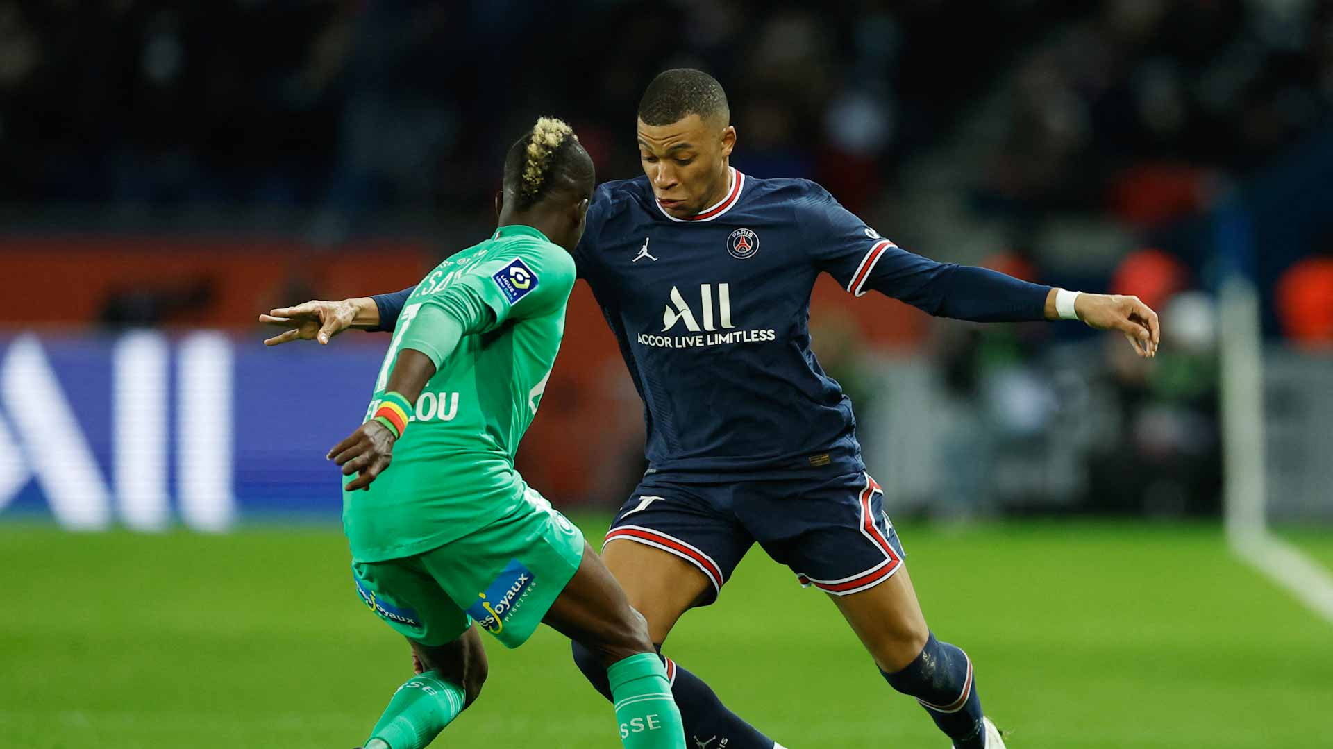 Image for the title: Mbappe scores twice as PSG beat St Etienne 