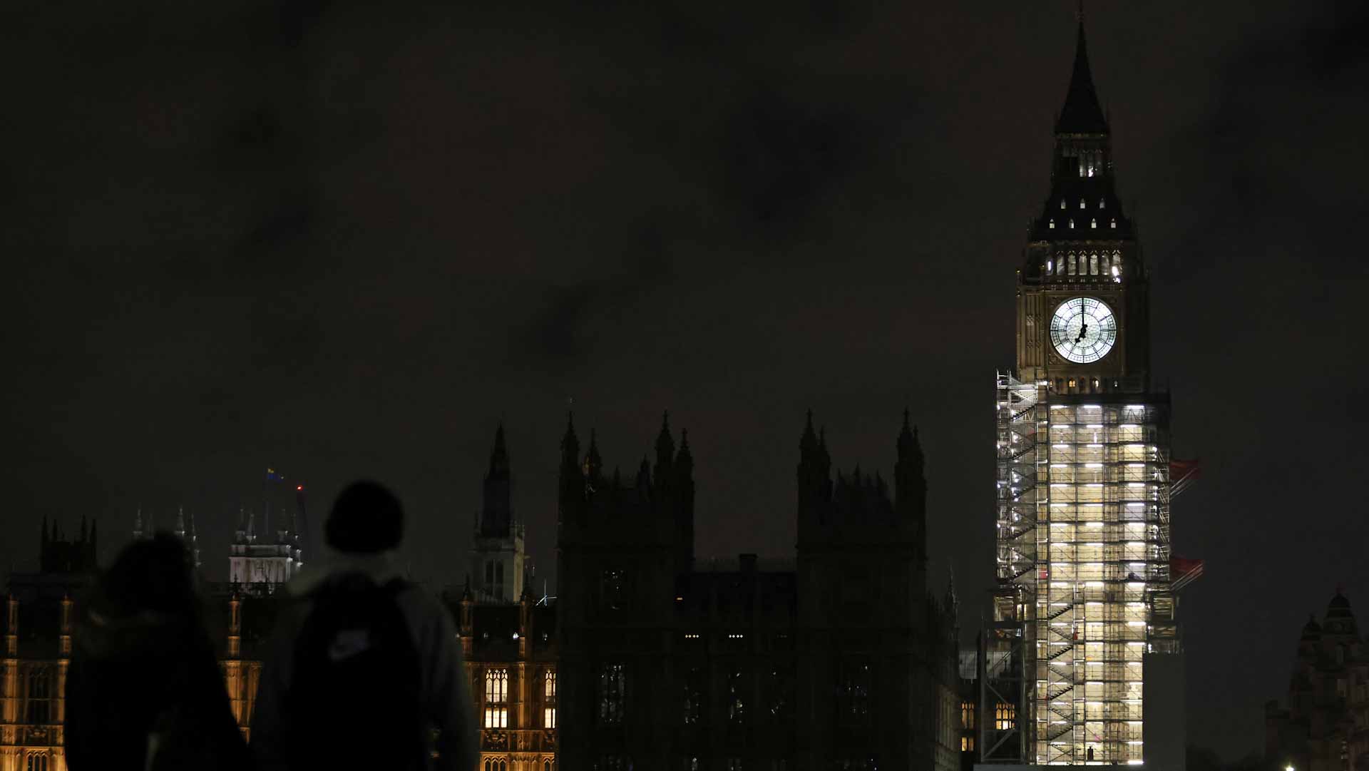 Image for the title: Big Ben's bongs ring in London new year 