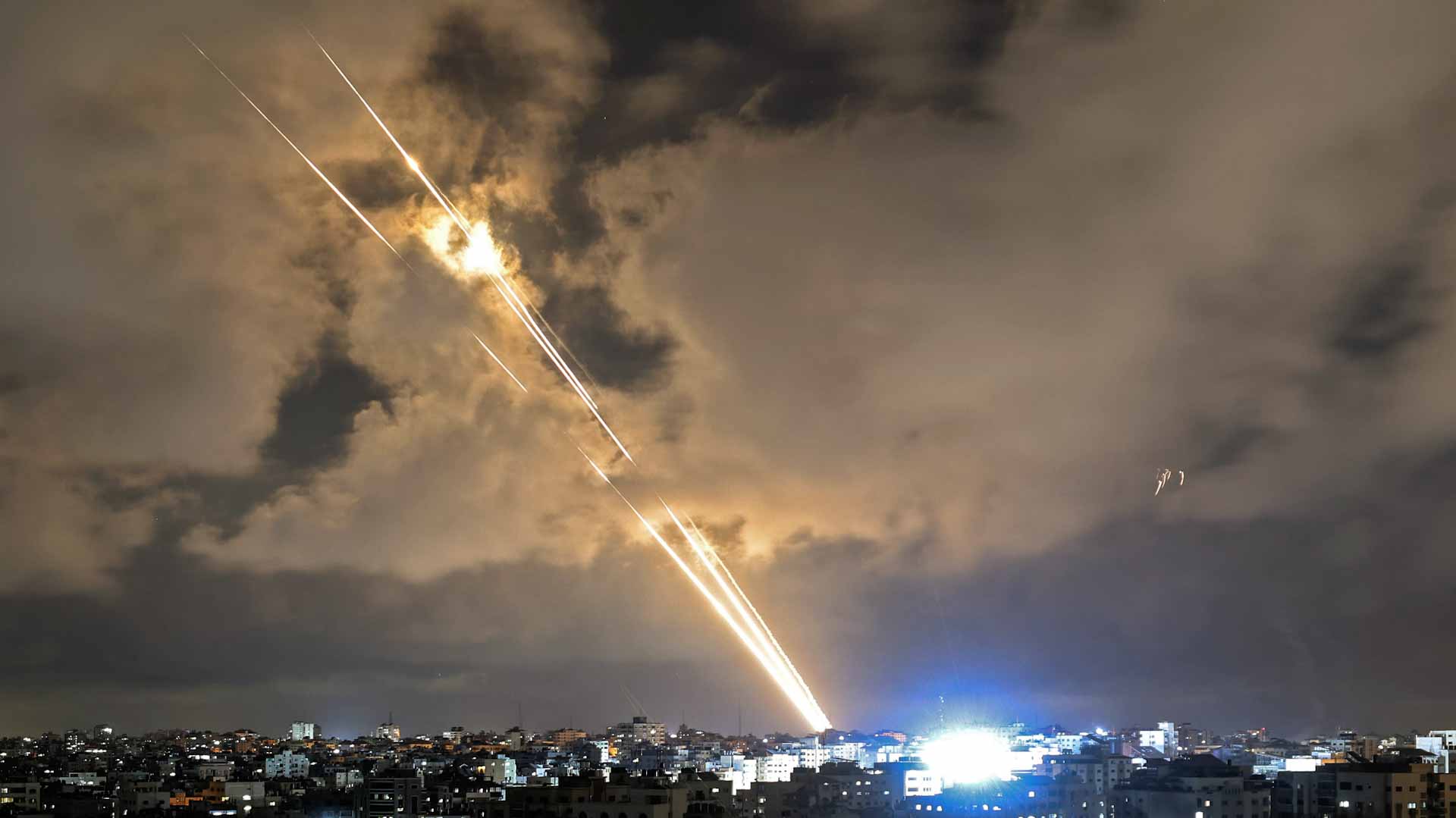 Image for the title: Gaza rockets fall into sea off Tel Aviv: Israel army 