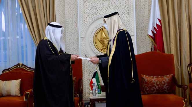 Image for the title: Kuwait Amir's Rep. delivers Qatar's Amir message on bilateral ties 