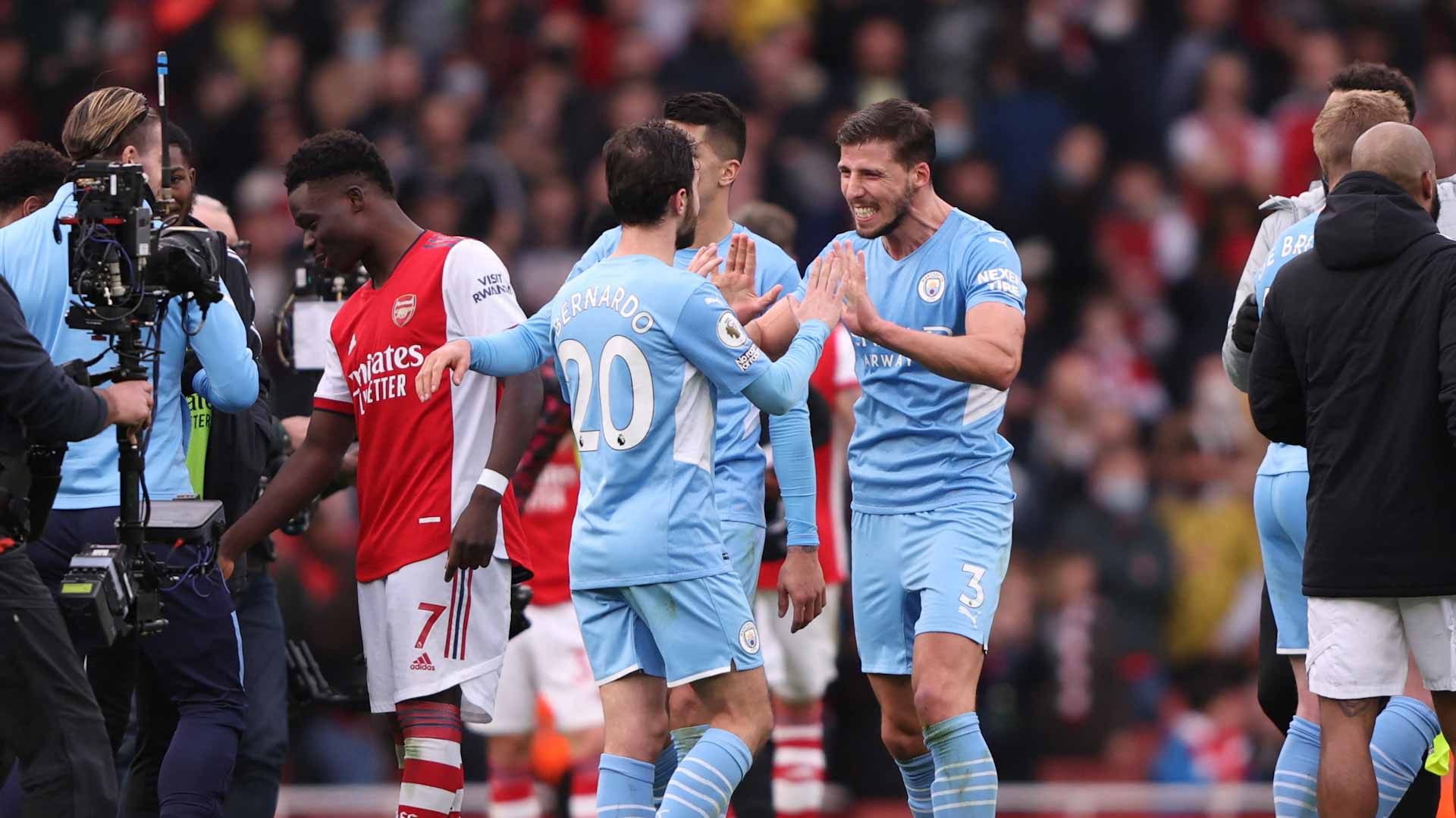 Image for the title: Late Rodri goal gives Man City 2-1 win over 10-man Arsenal 