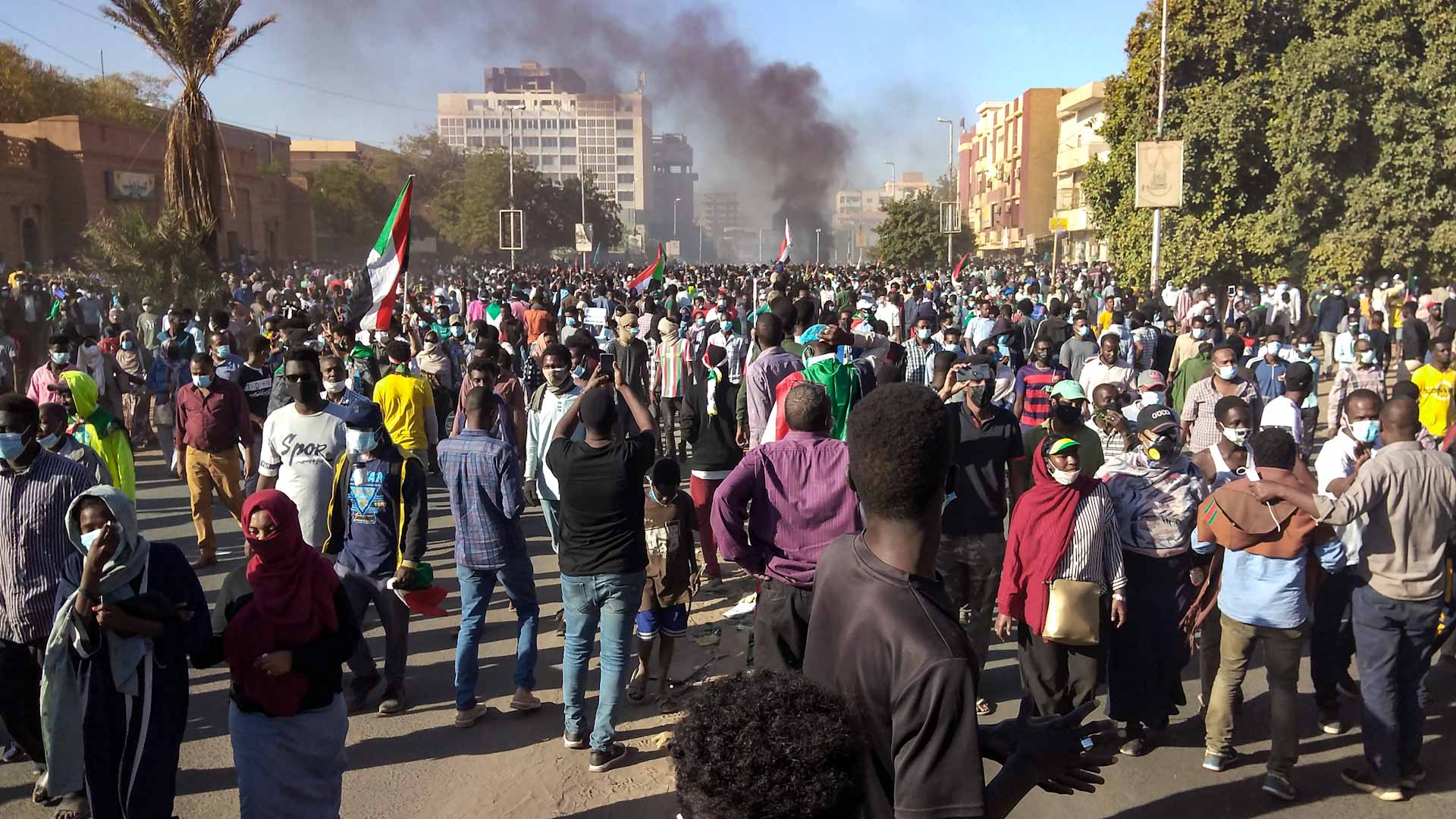 Image for the title: Sudan security deploys to block anti-coup rallies 