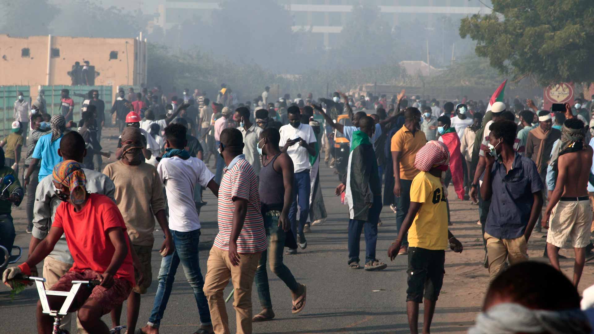 Image for the title: Sudanese forces deploy ahead of planned anti-coup protests 