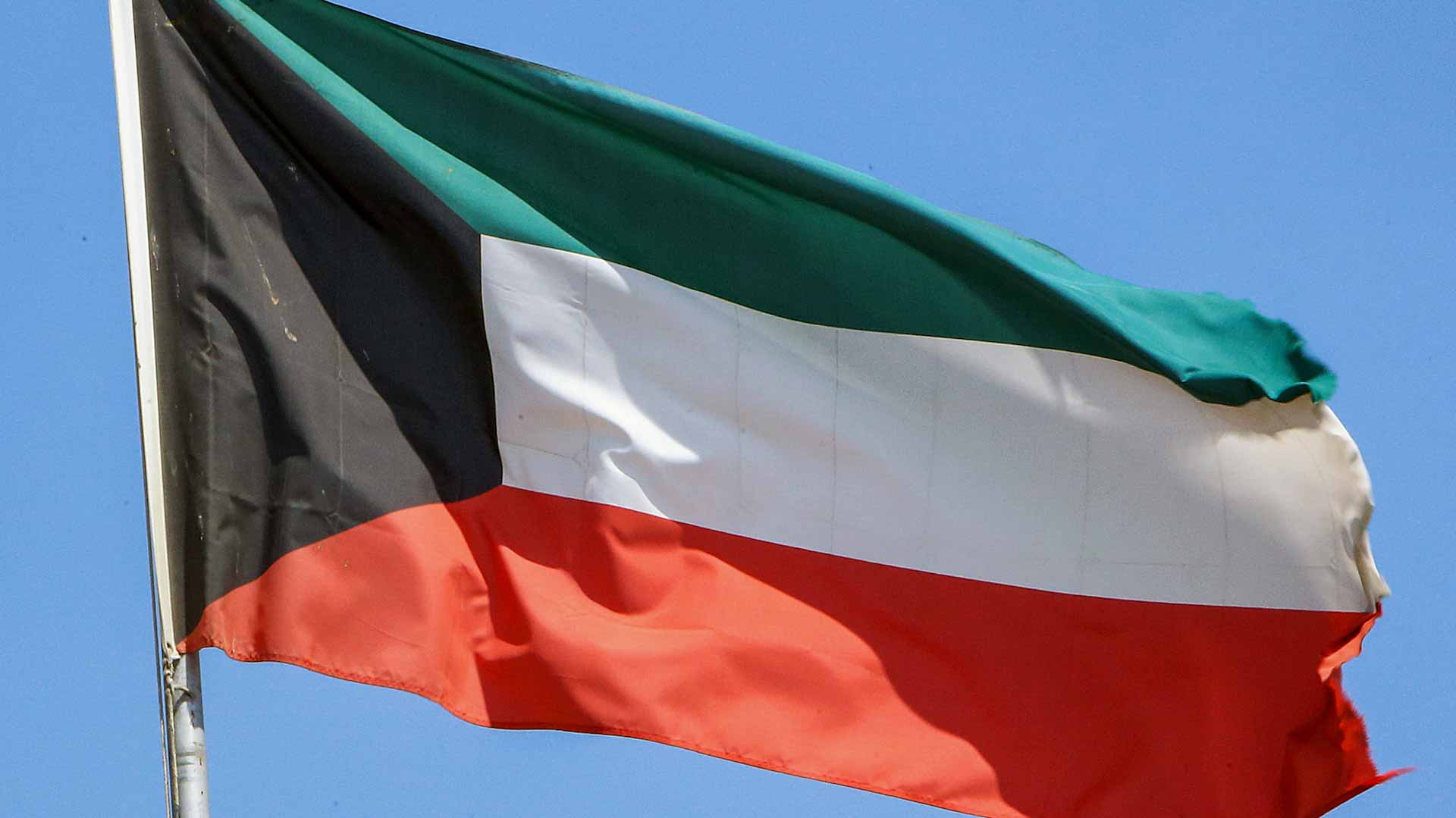 Image for the title: Kuwaitis told to leave European countries over Omicron 