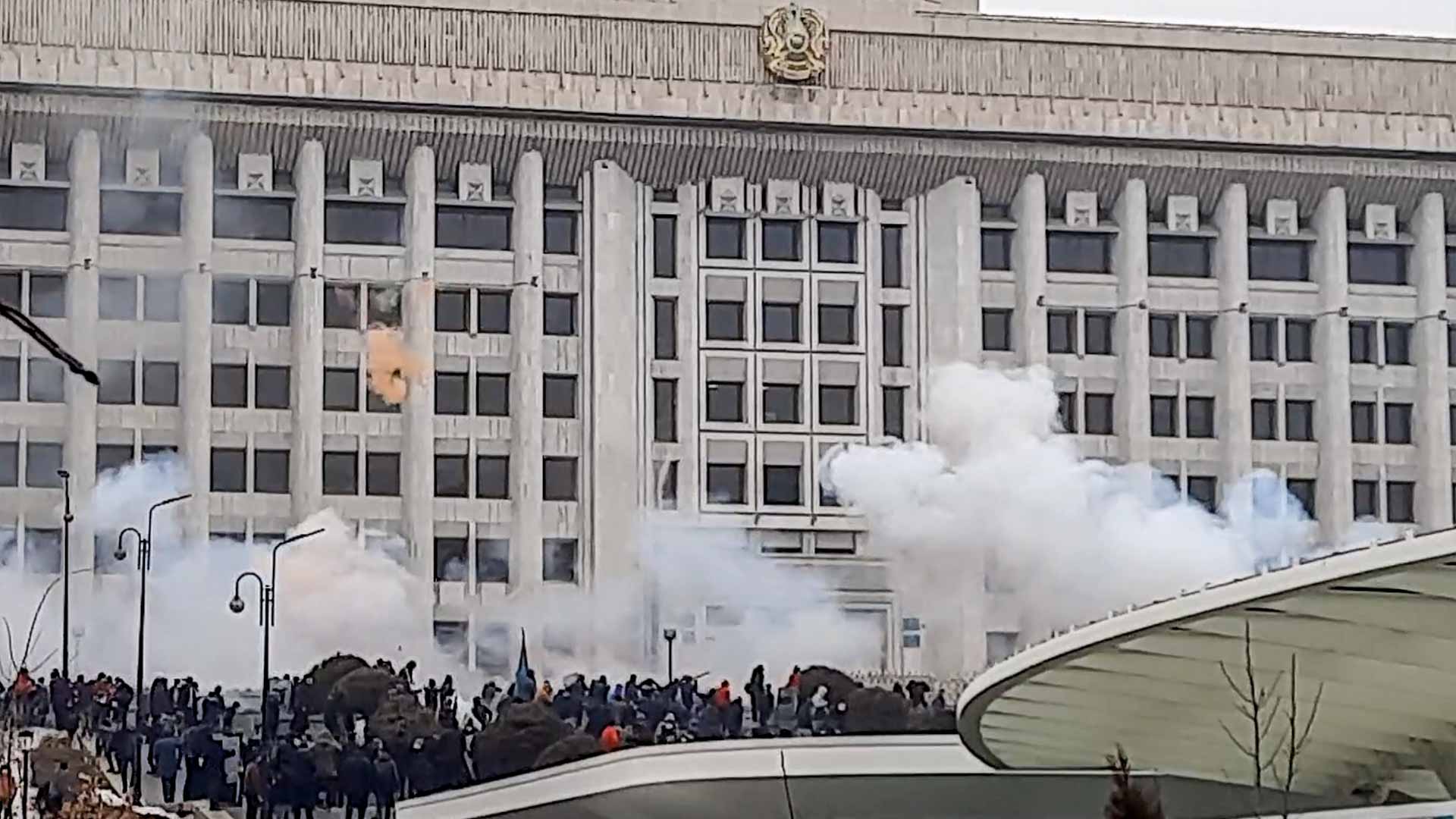Image for the title: Moscow-led alliance sends first troops to Kazakhstan 