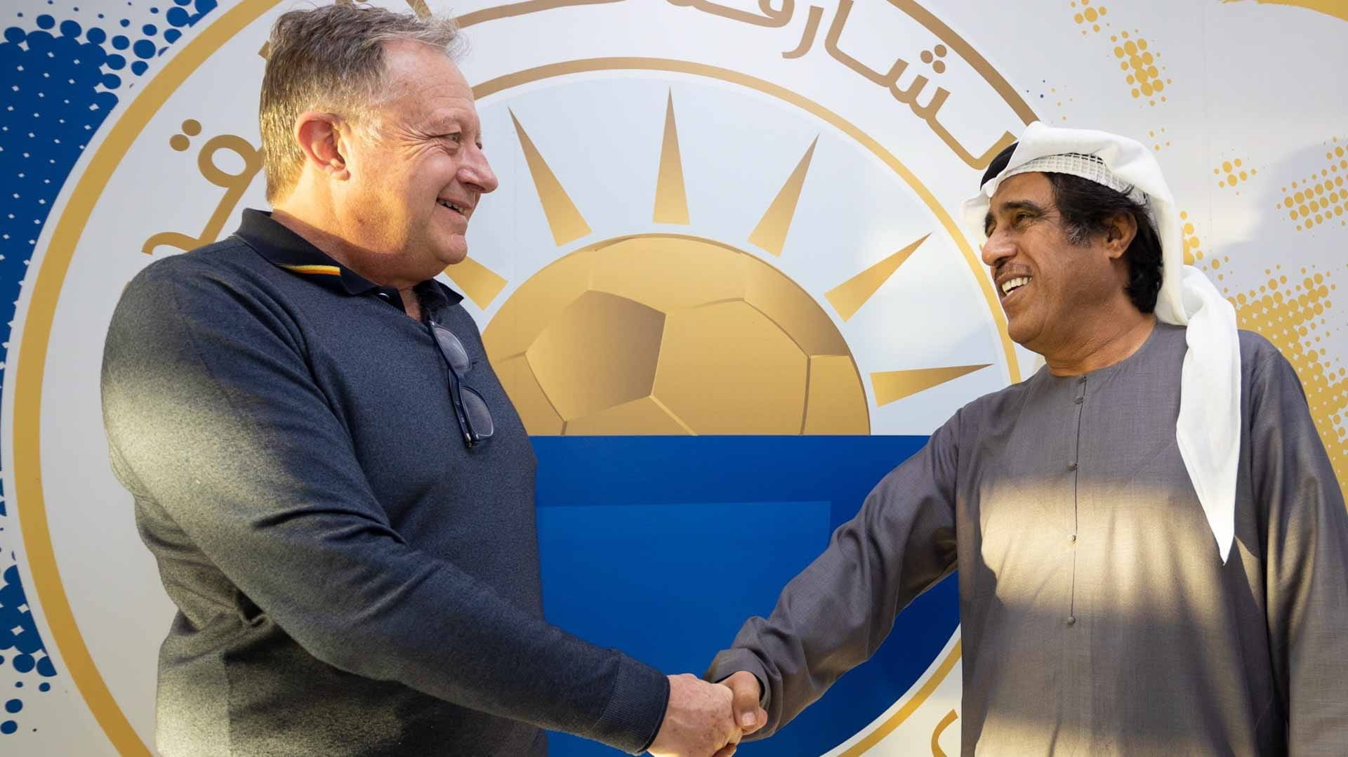 صورة بعنوان: الشارقة يتعاقد مع طبيب نابولي الإيطالي السابق ألفونسو دي نيكولا  