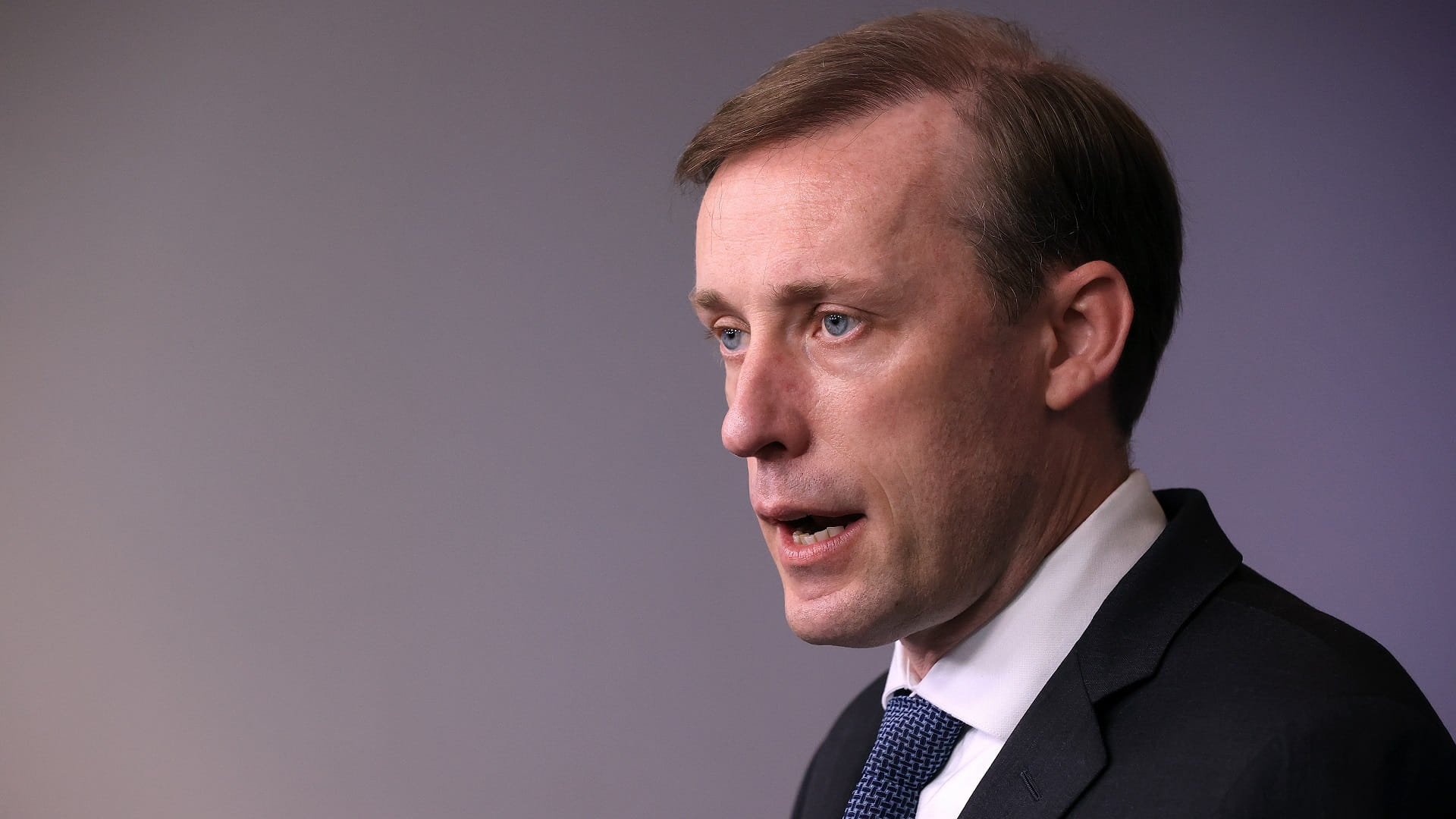 Image for the title: US warns Iran after regime sanctions 50 Americans 