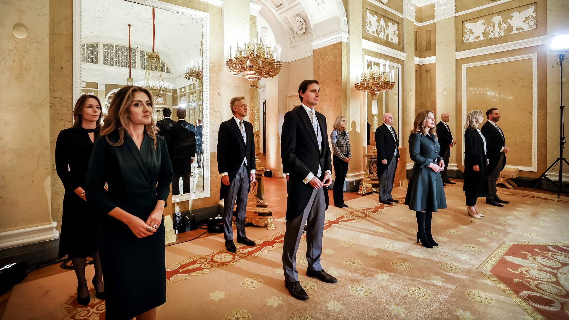 Image for the title: New Dutch government sworn in after record wait 