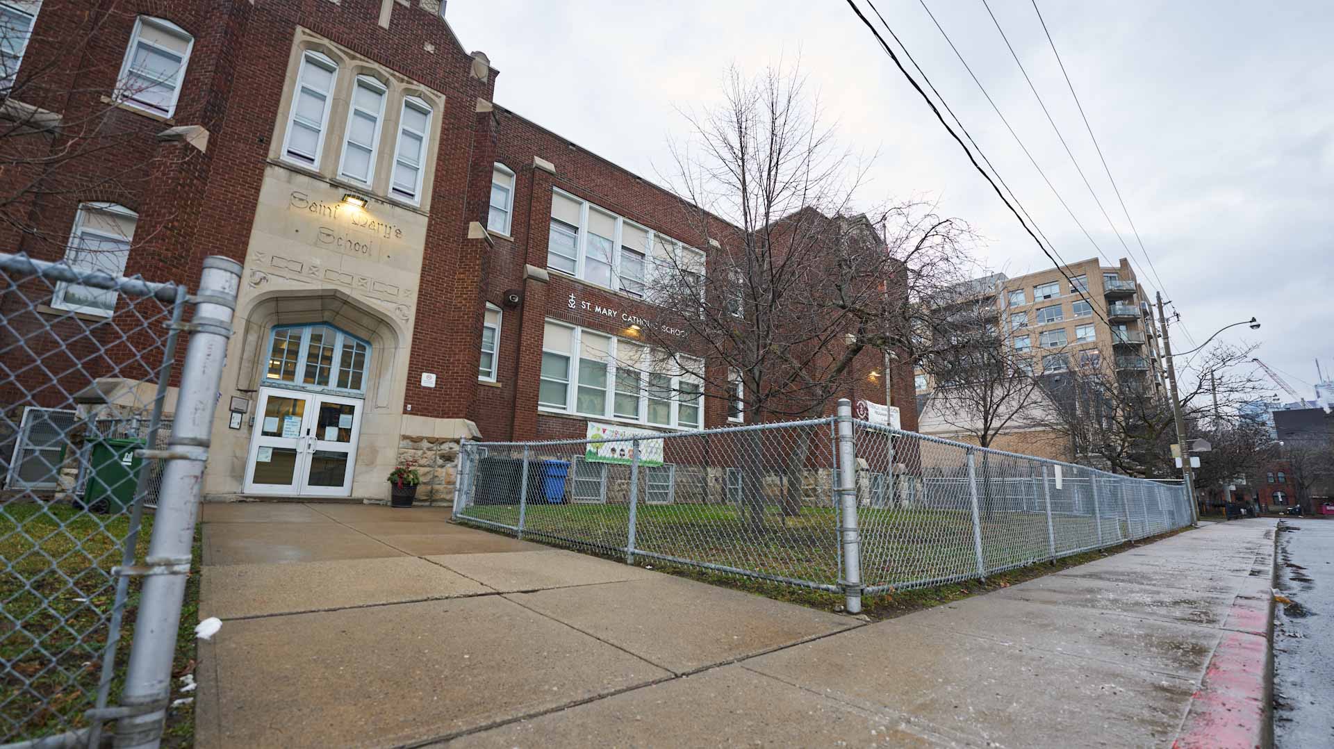 Image for the title: Canada's Ontario province to reopen schools from Jan 17 