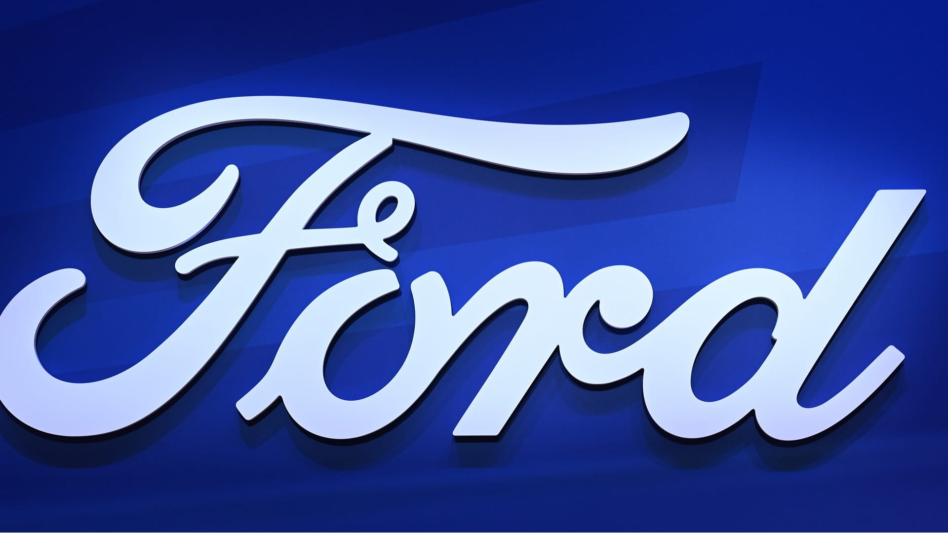 Image for the title: Ford crosses $100 bln in market value for the first time 