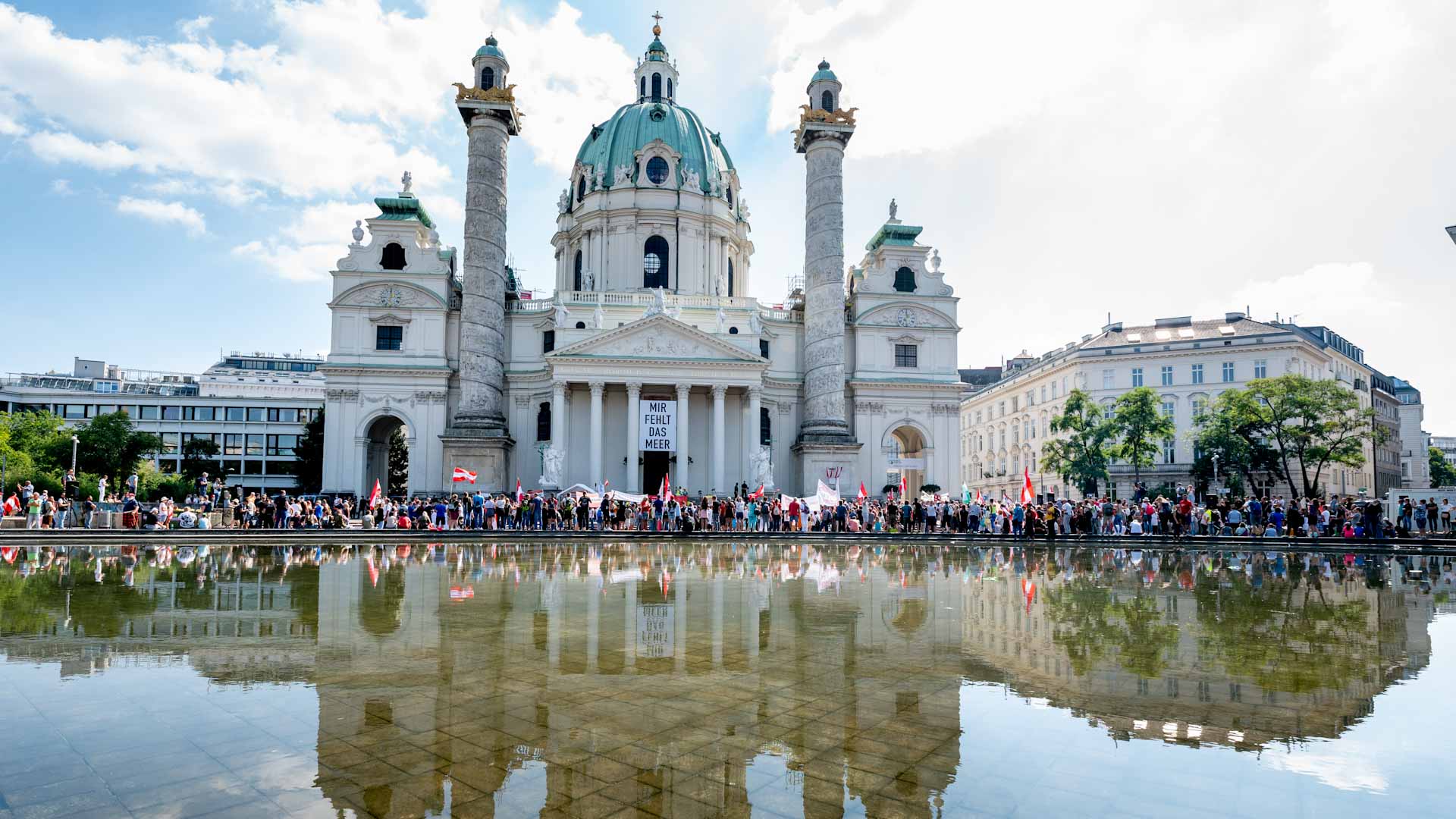 Image for the title: Thousands protest in Vienna against mandatory vaccination 