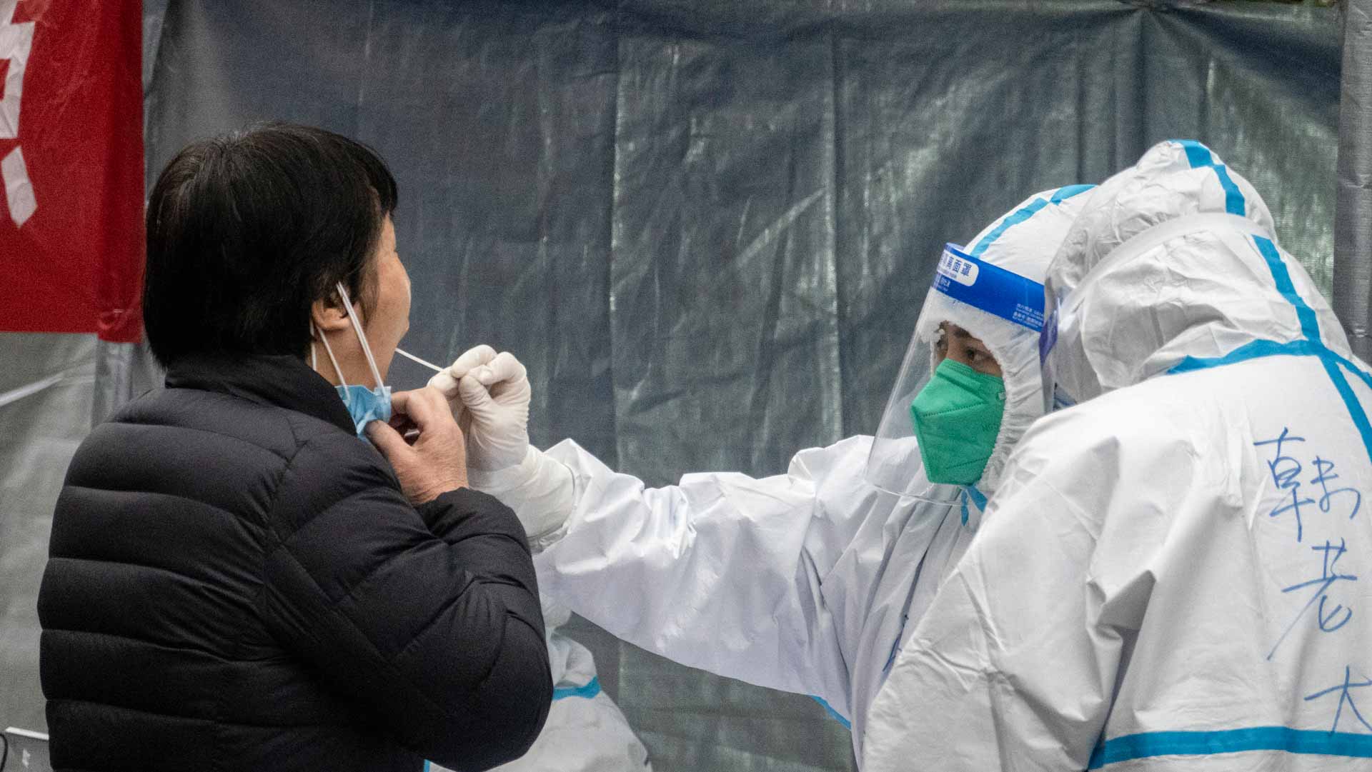 Image for the title: Xi'an restarts some public transport after coronavirus lockdown 