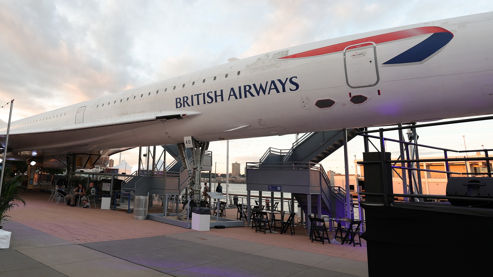 Image for the title: British Airways cuts 10,300 more flights through October 