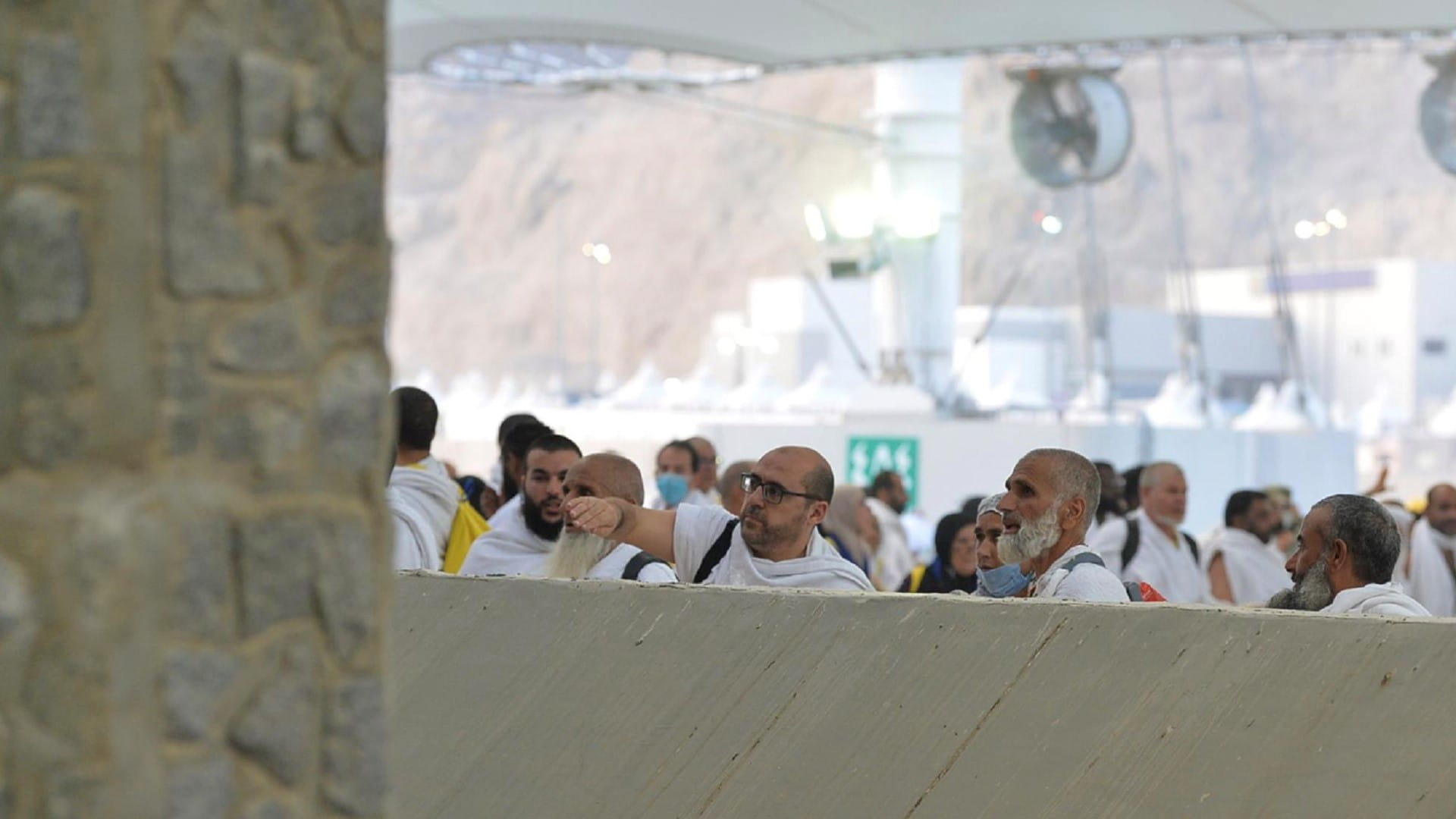 Image for the title: Pilgrims stone Jamarat in first day of Tashreeq 