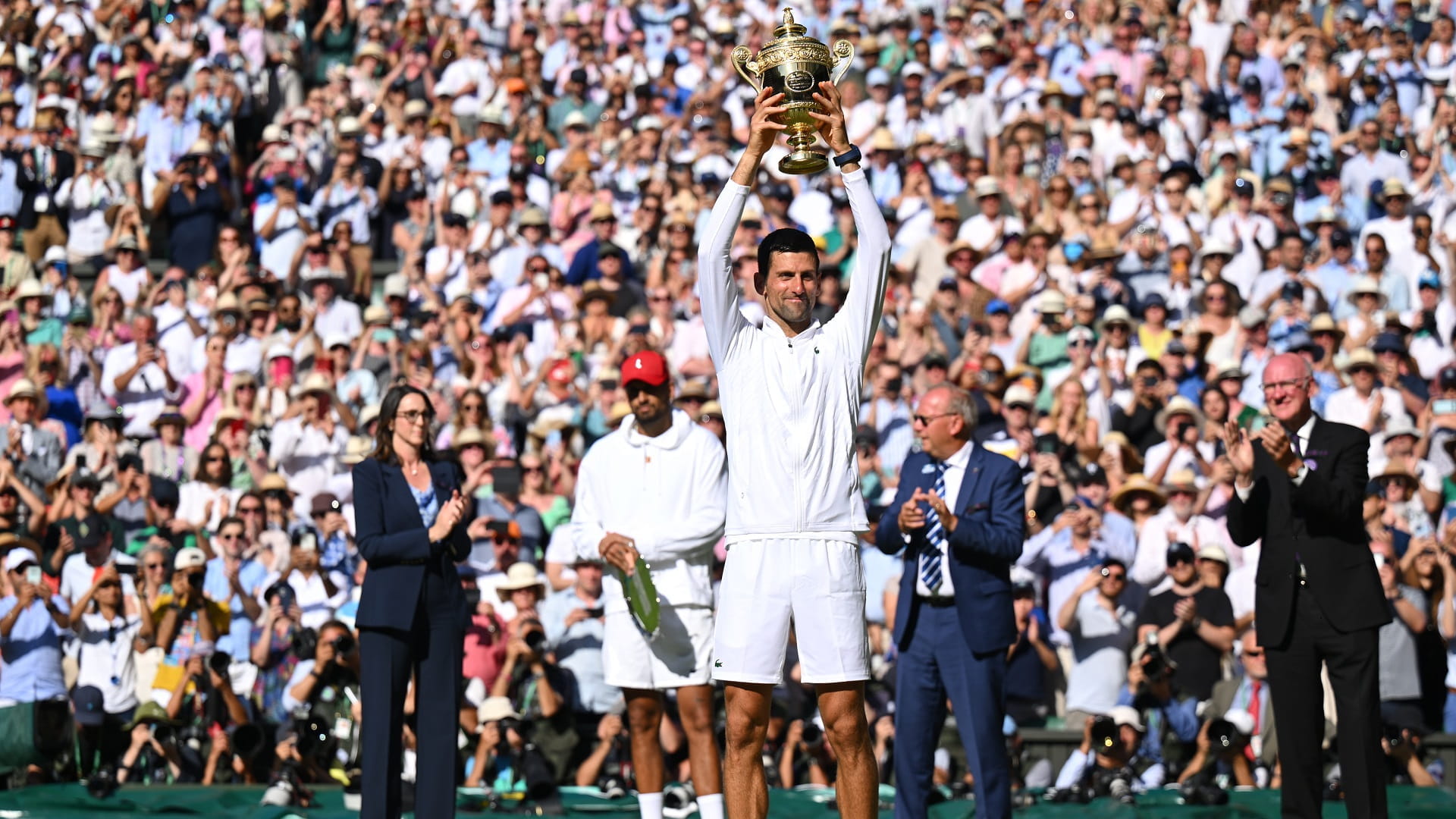 Image for the title: Djokovic wins 7th Wimbledon title 